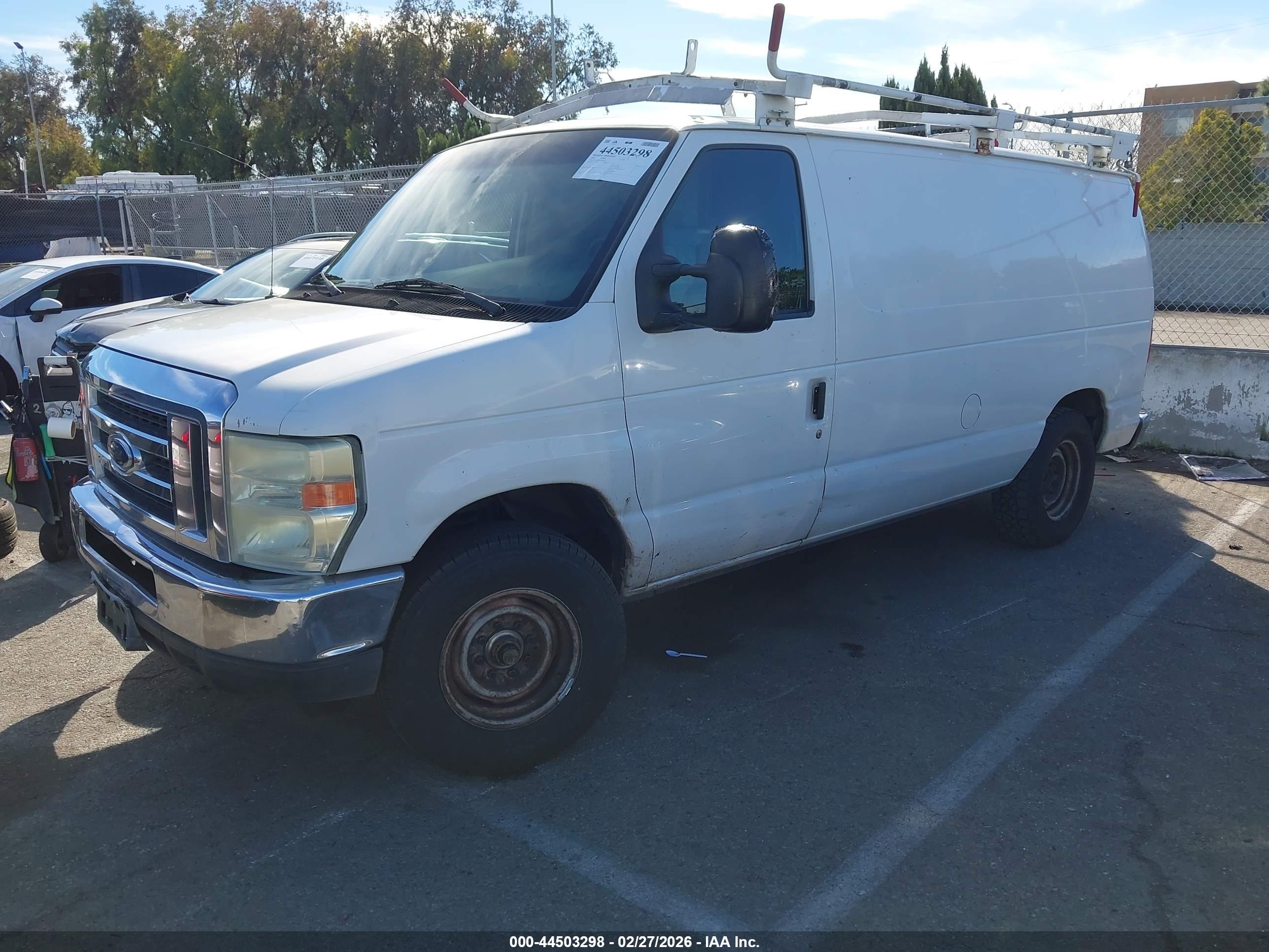 FORD E-150 image 2