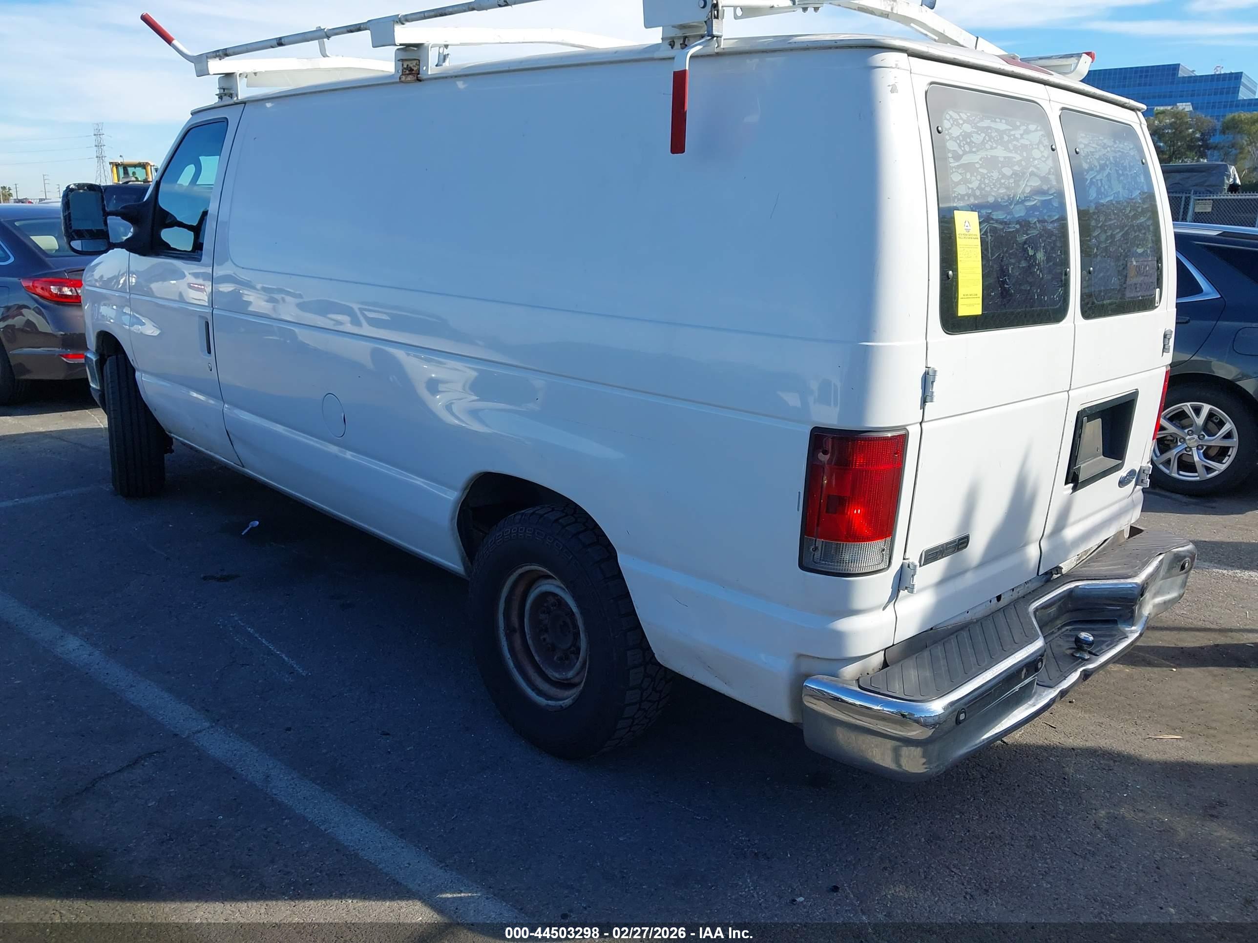 FORD E-150 image 3