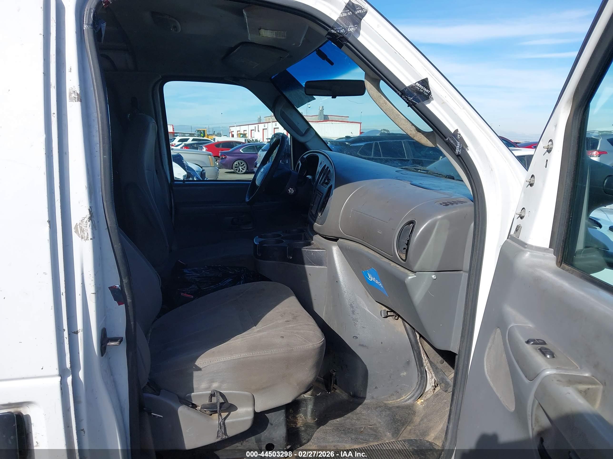 FORD E-150 image 5