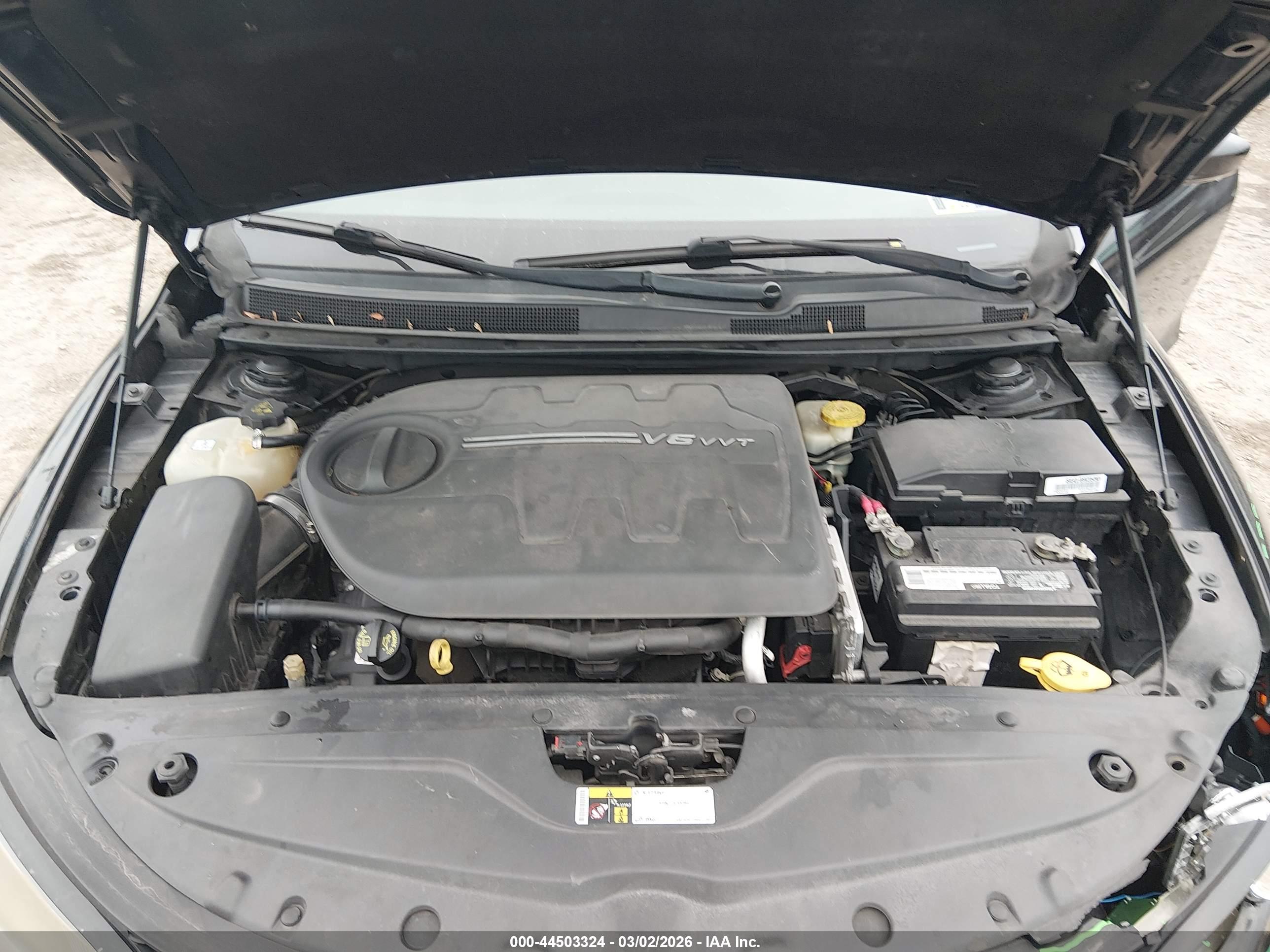 CHRYSLER 200 image 10