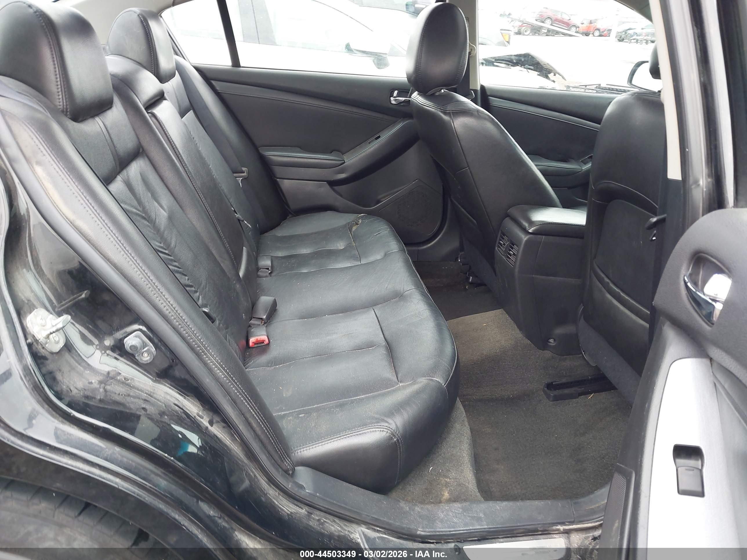 NISSAN ALTIMA image 8