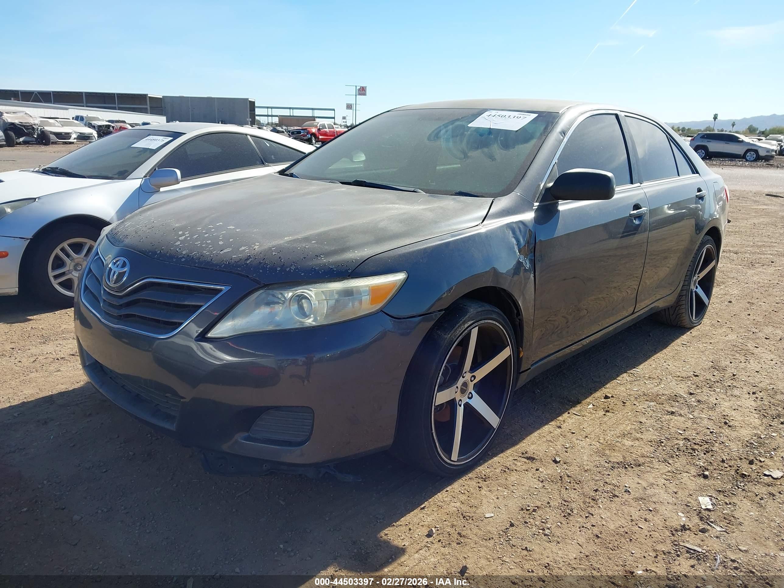 TOYOTA CAMRY image 2