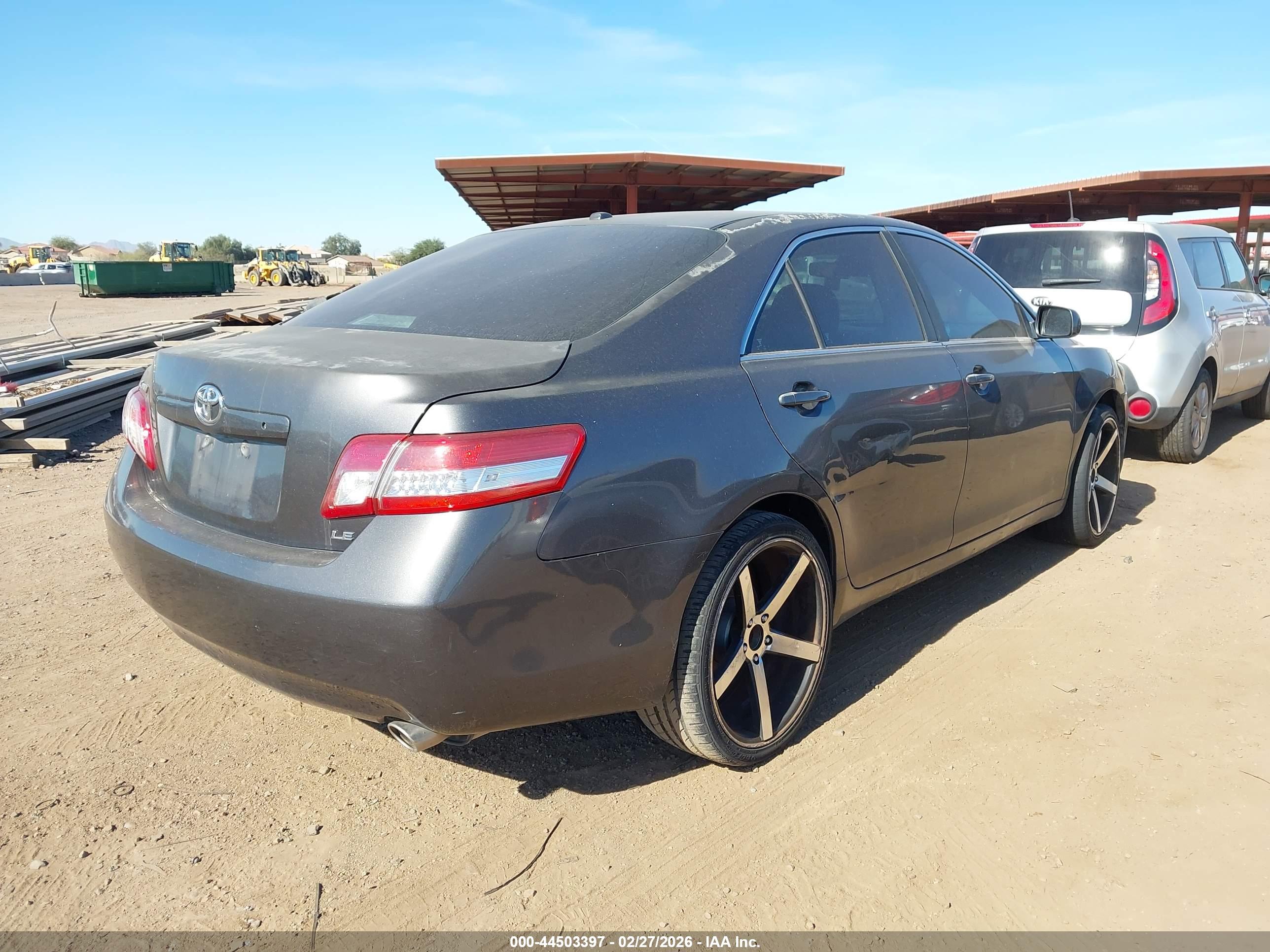 TOYOTA CAMRY image 4