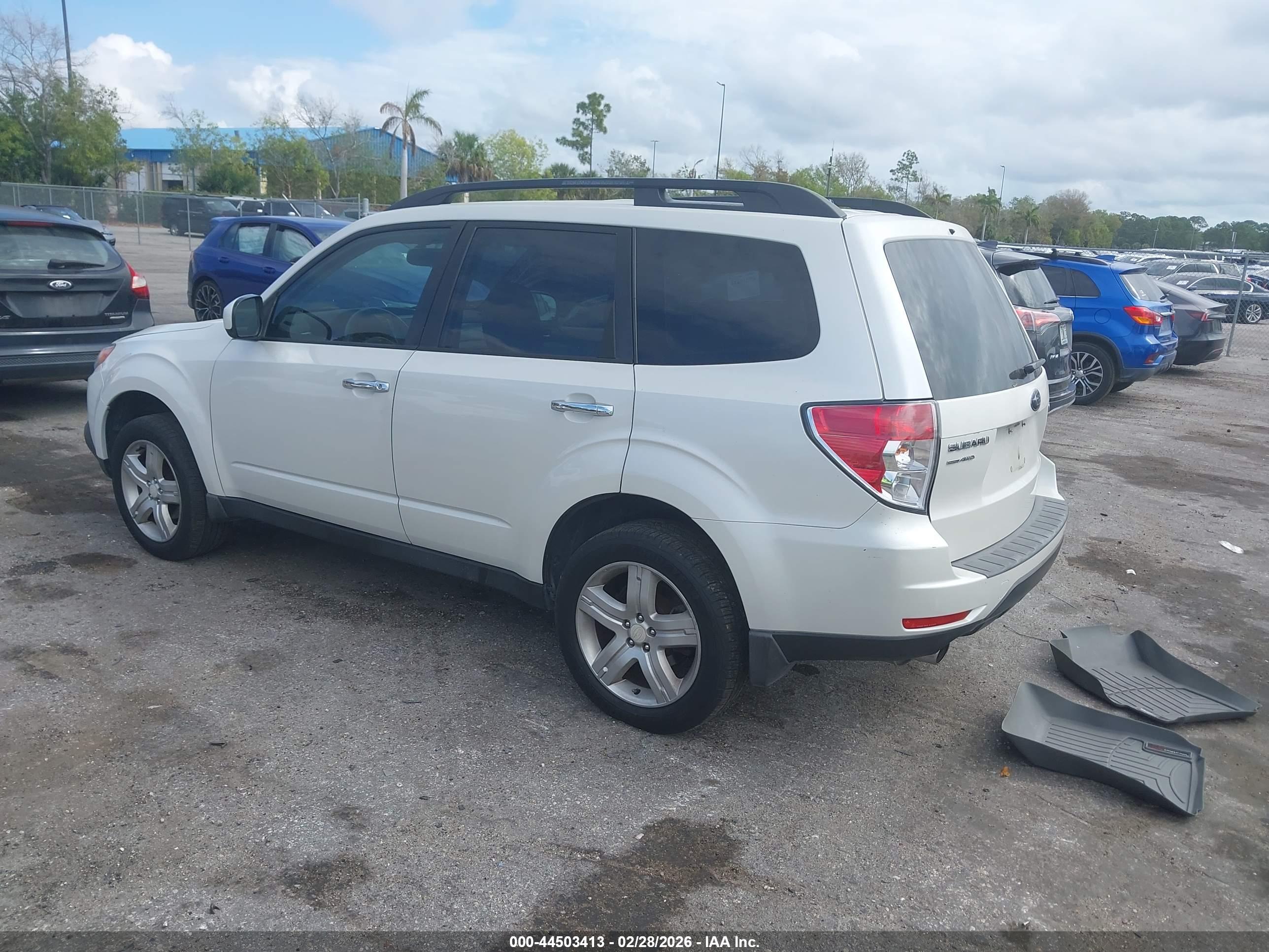 SUBARU FORESTER image 3