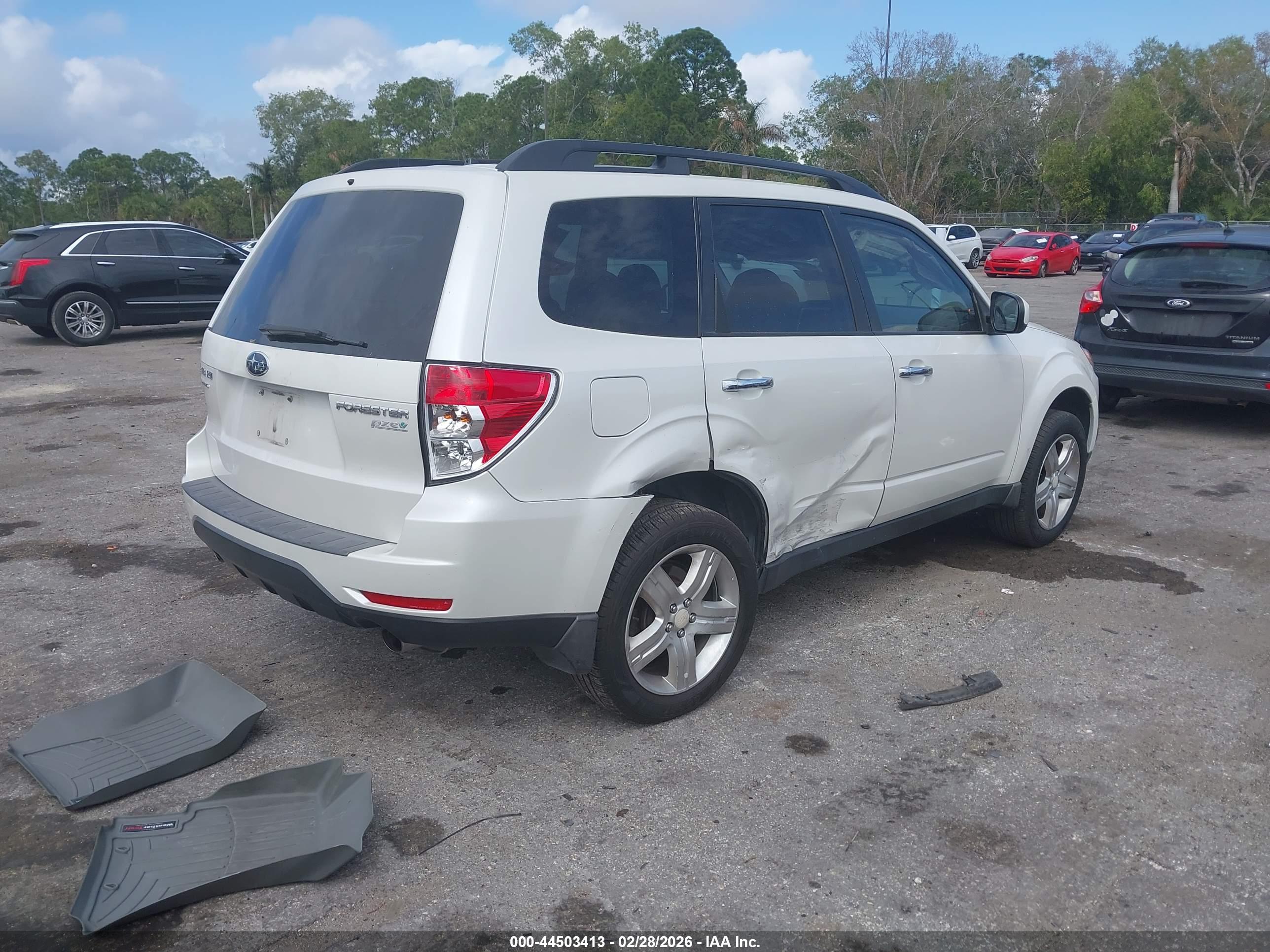 SUBARU FORESTER image 4