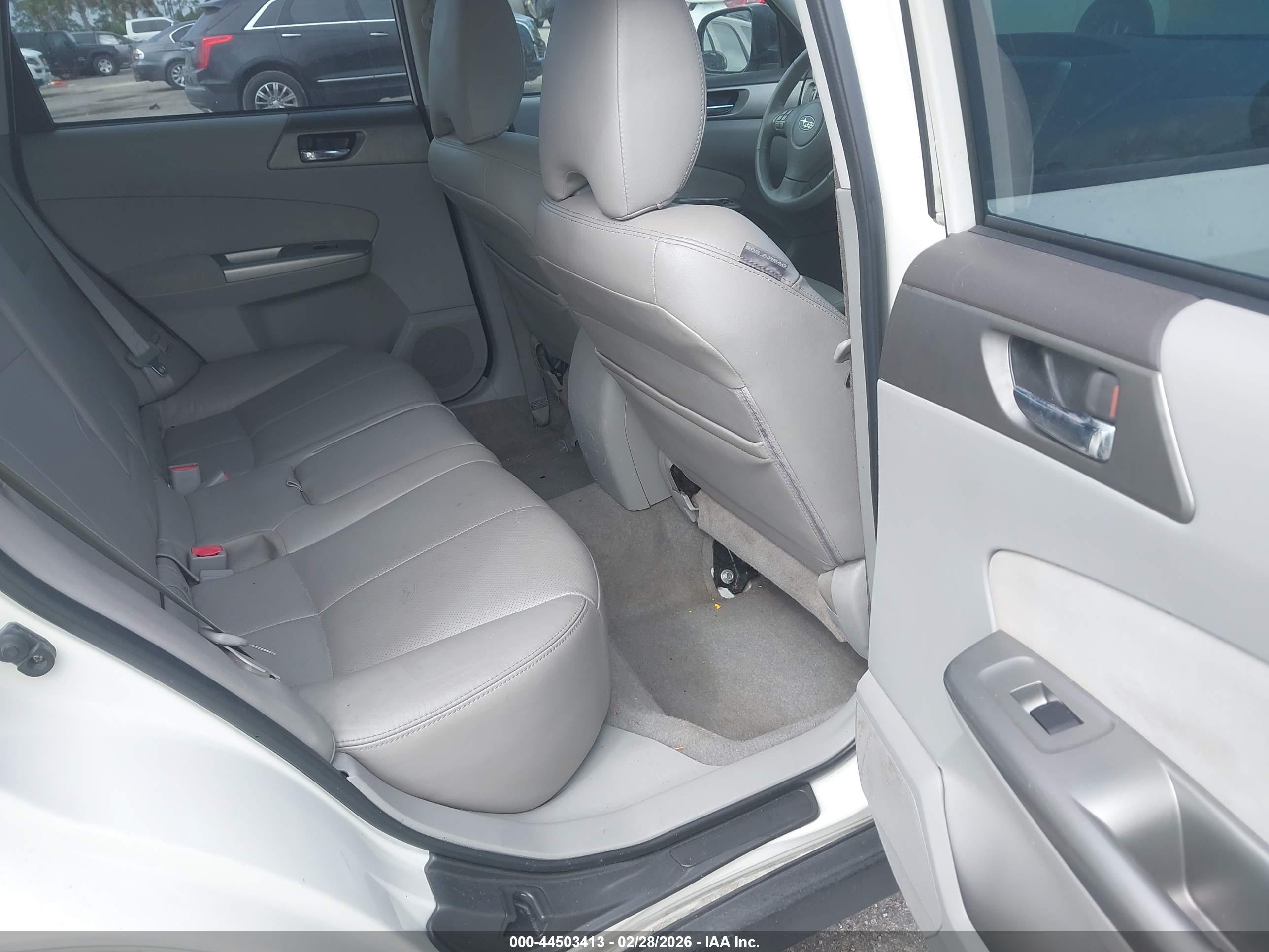 SUBARU FORESTER image 8