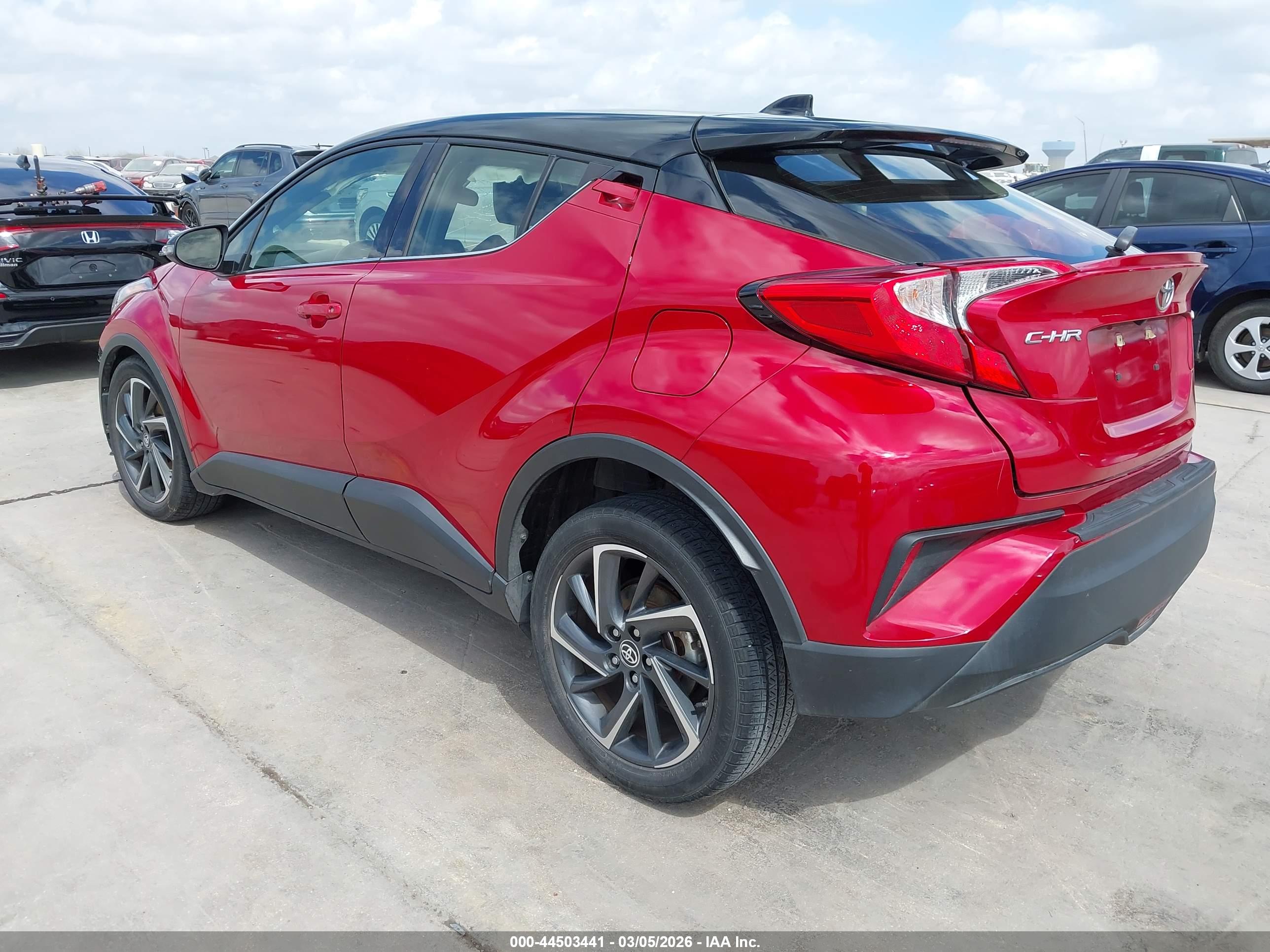 TOYOTA C-HR image 3