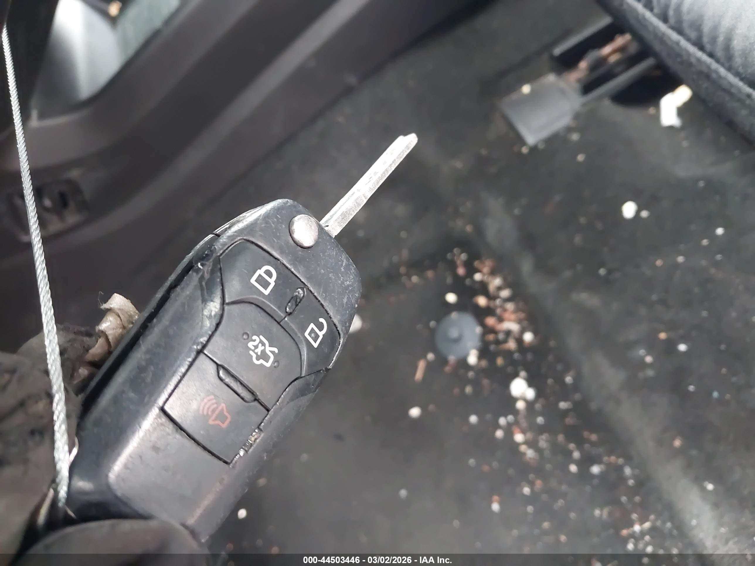 FORD FUSION image 11