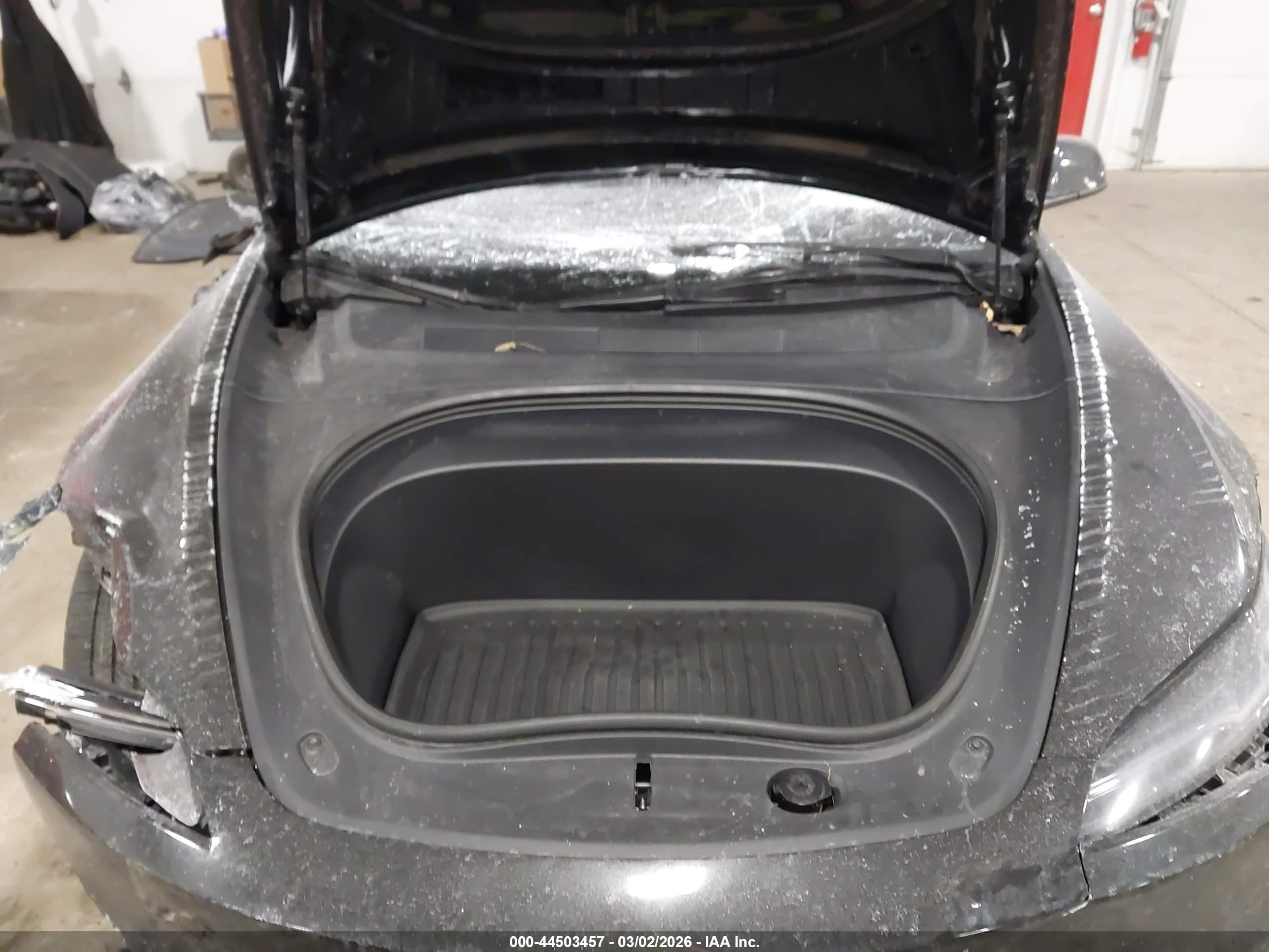 TESLA MODEL image 10