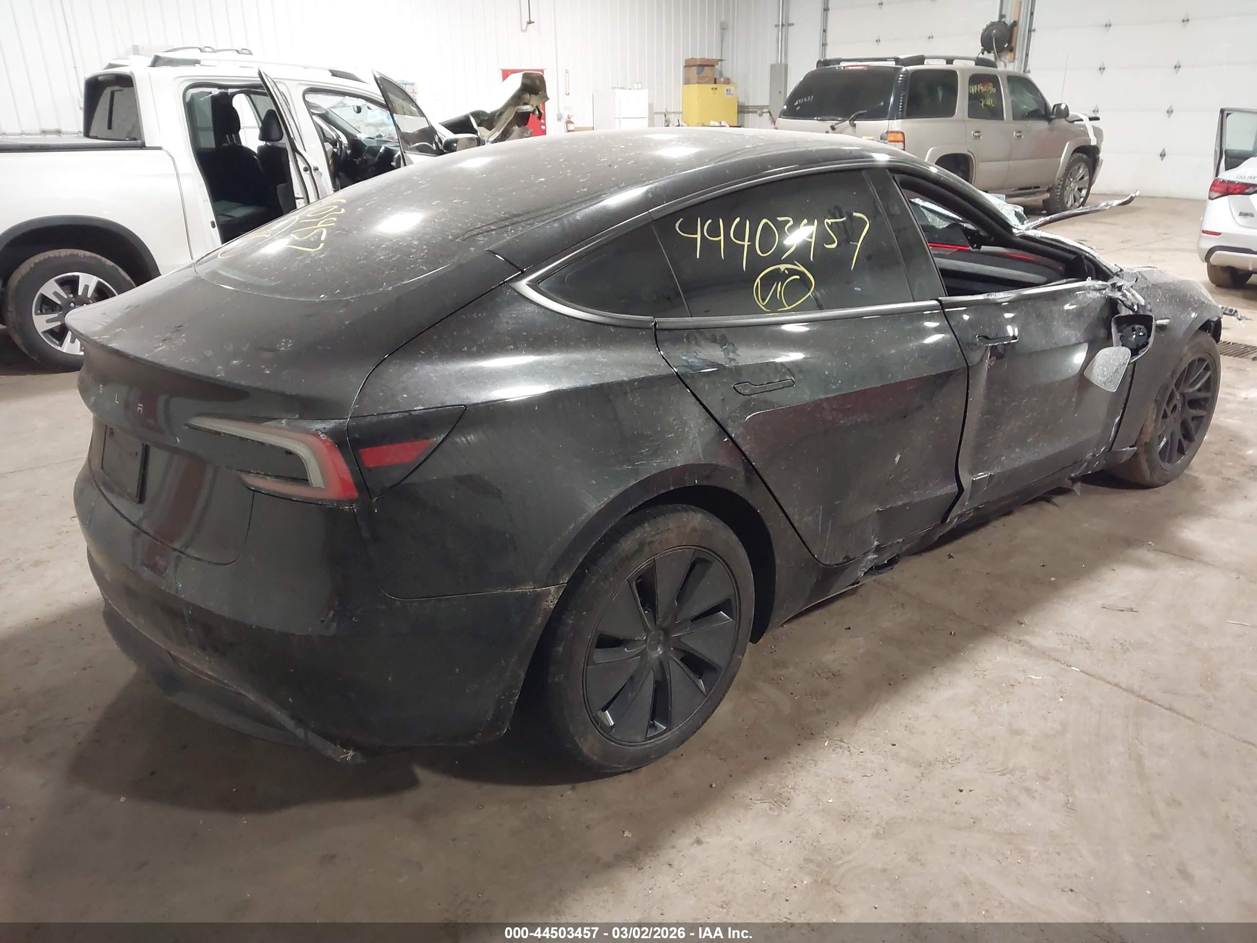 TESLA MODEL image 4