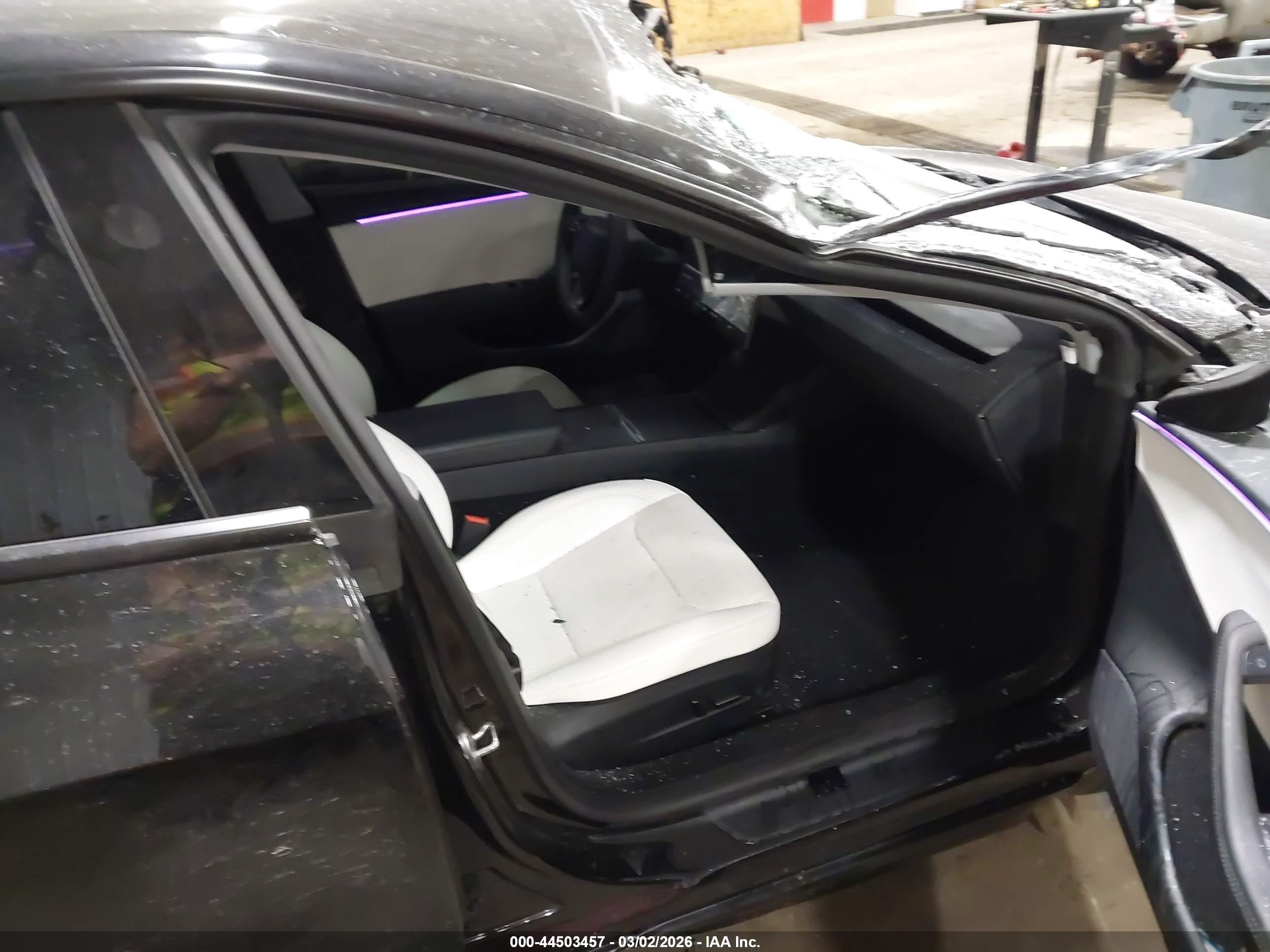 TESLA MODEL image 5
