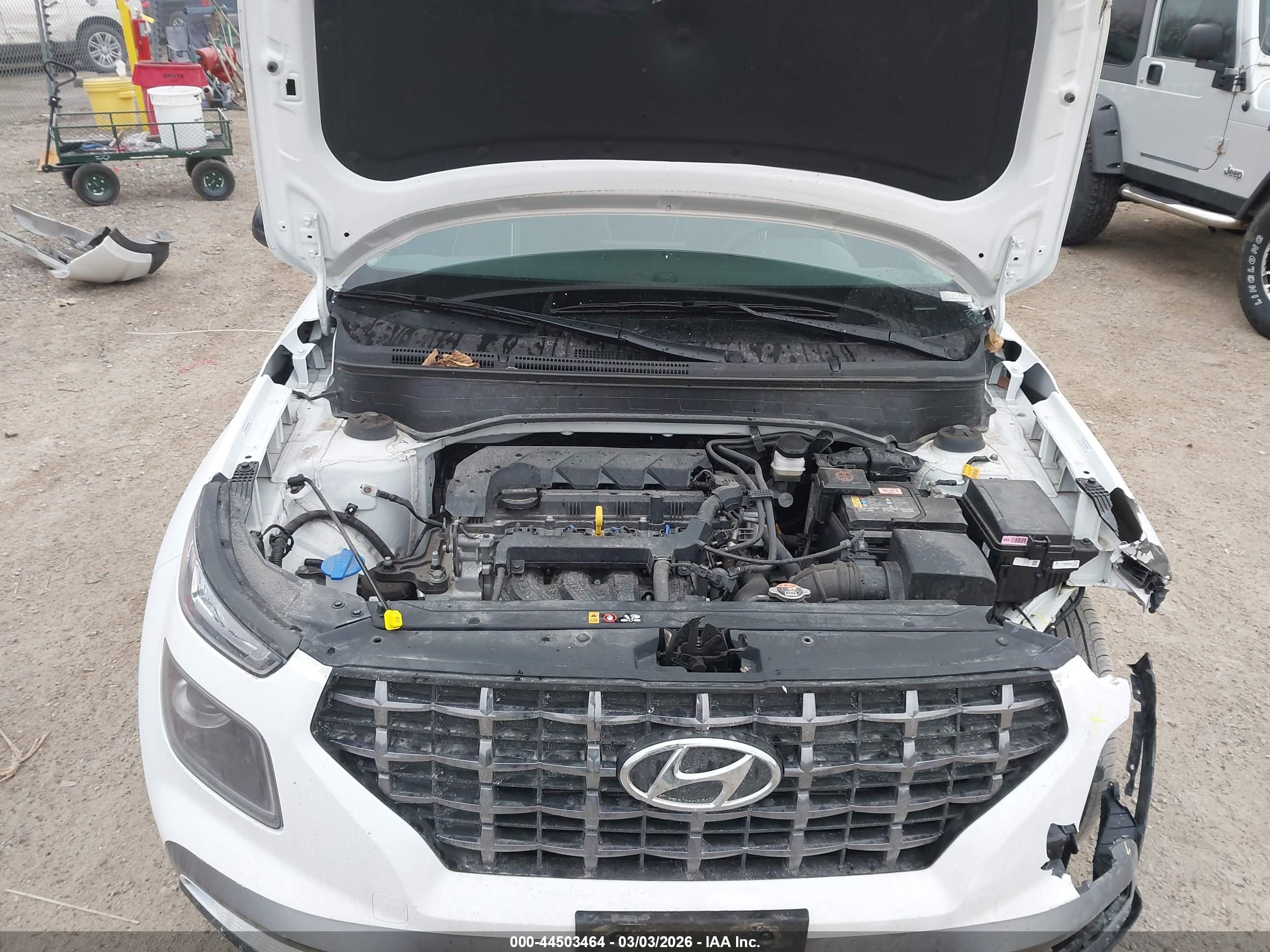 HYUNDAI VENUE image 10