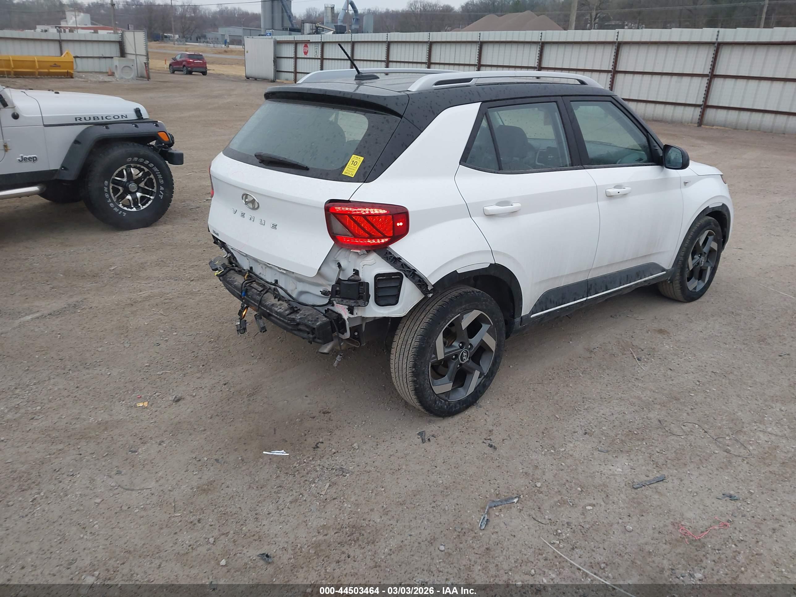 HYUNDAI VENUE image 4