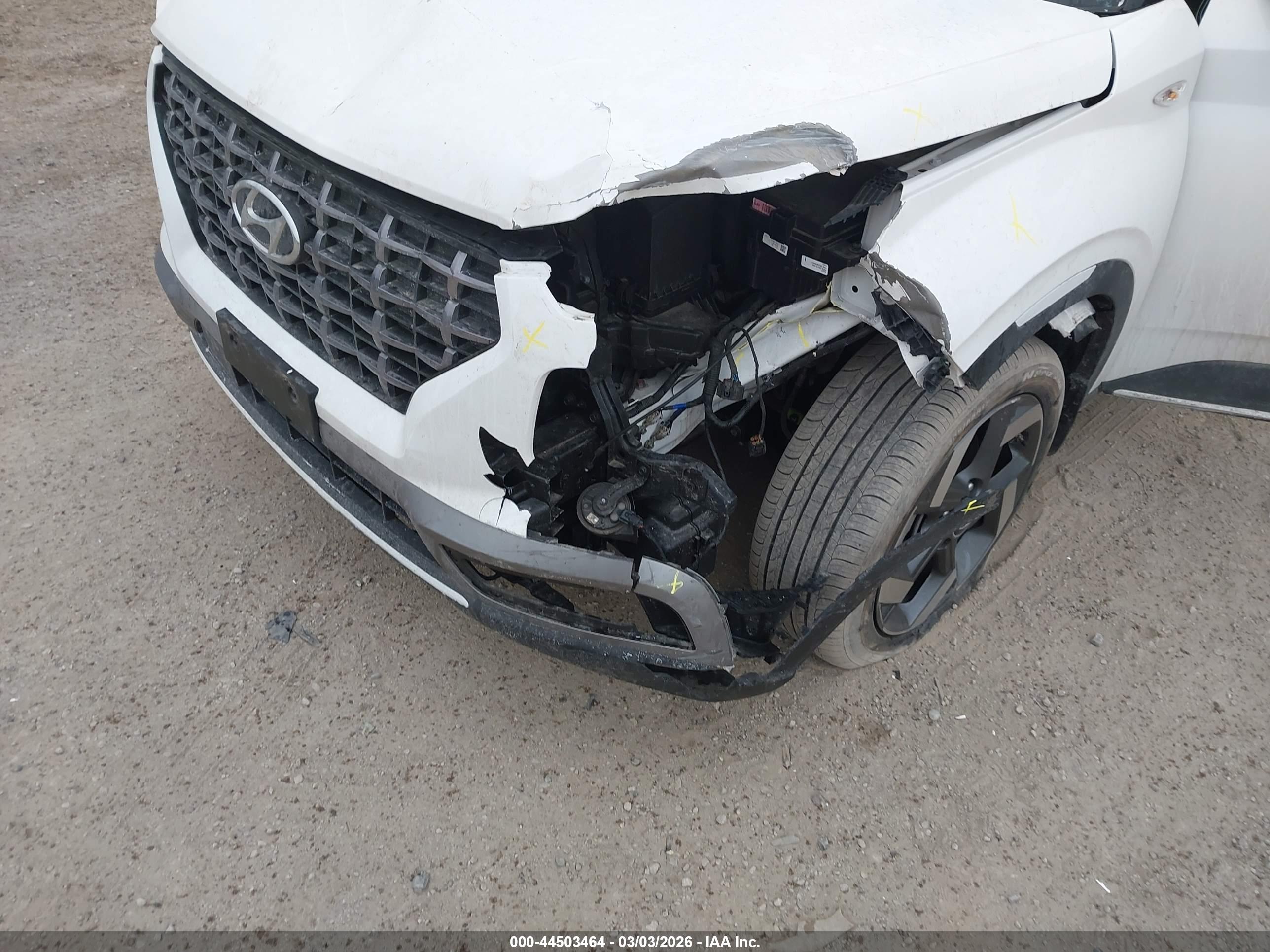 HYUNDAI VENUE image 6