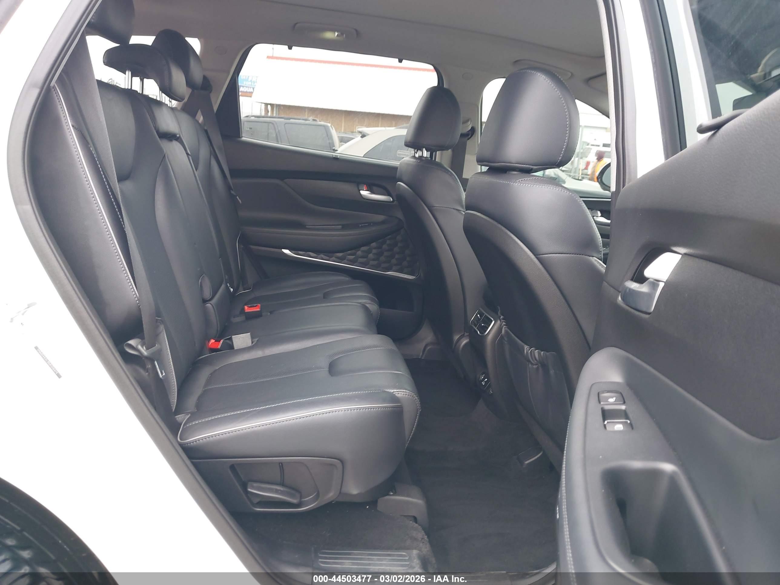 HYUNDAI SANTA image 8