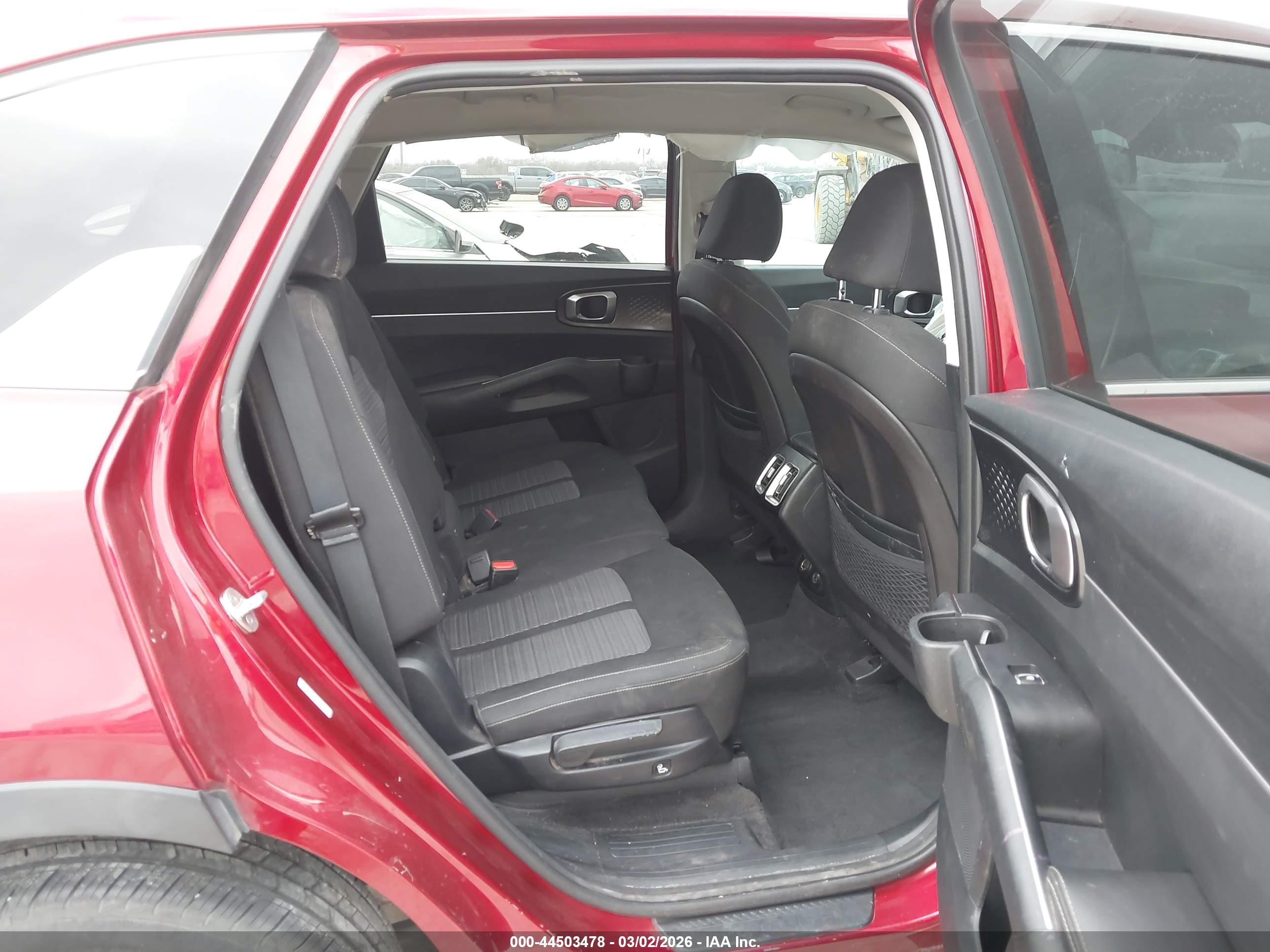 KIA SORENTO image 8