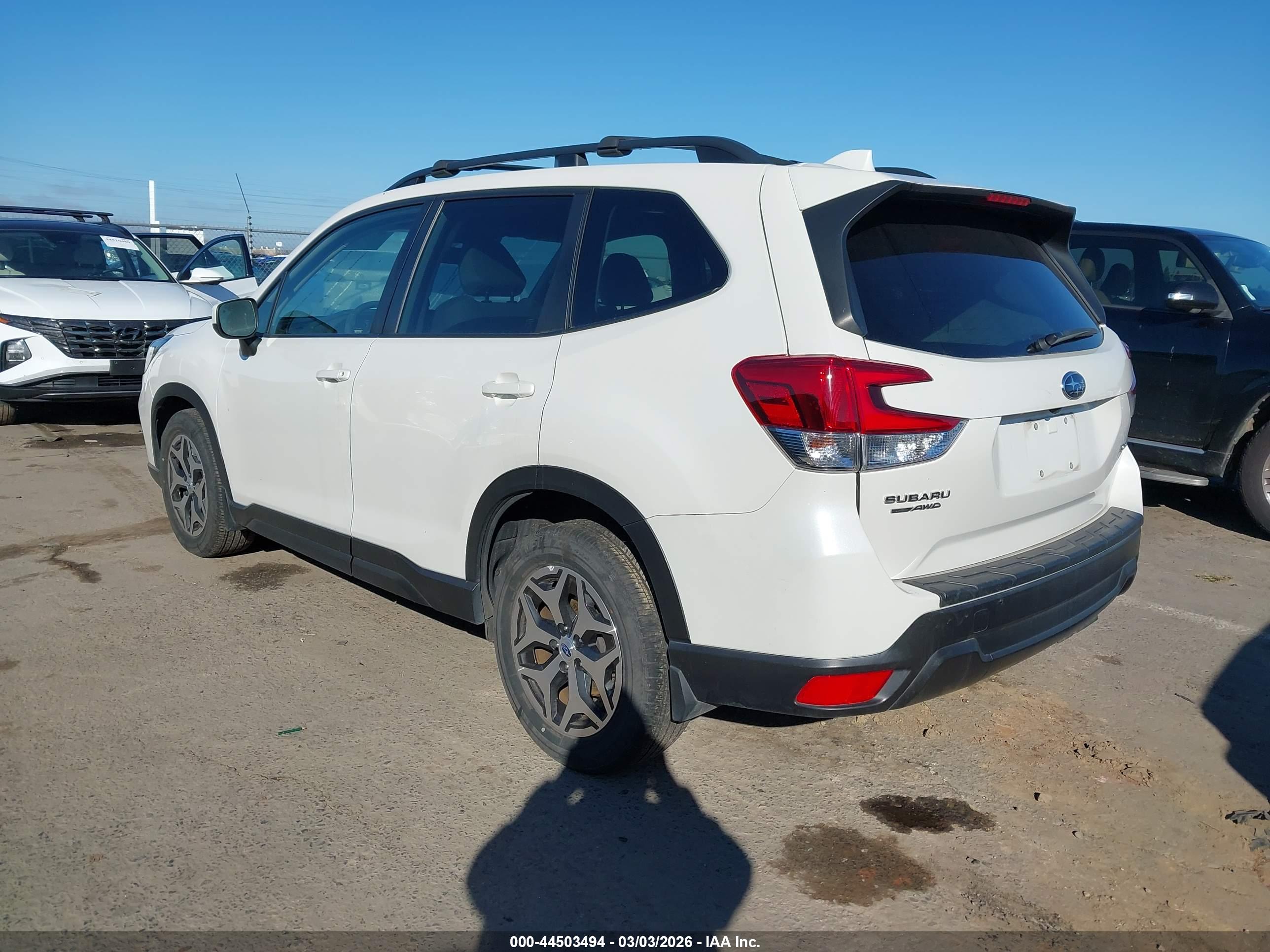 SUBARU FORESTER image 3