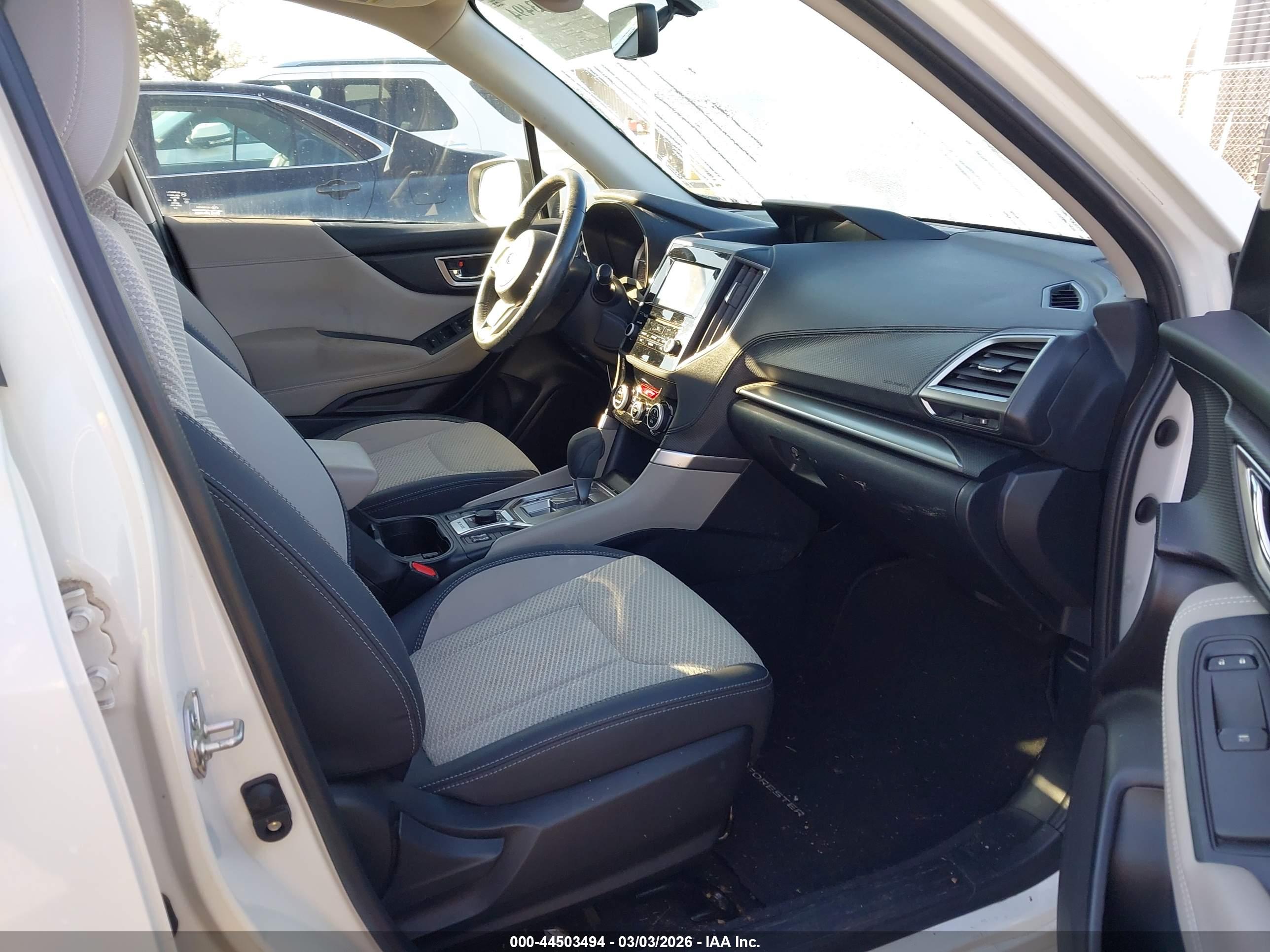 SUBARU FORESTER image 5