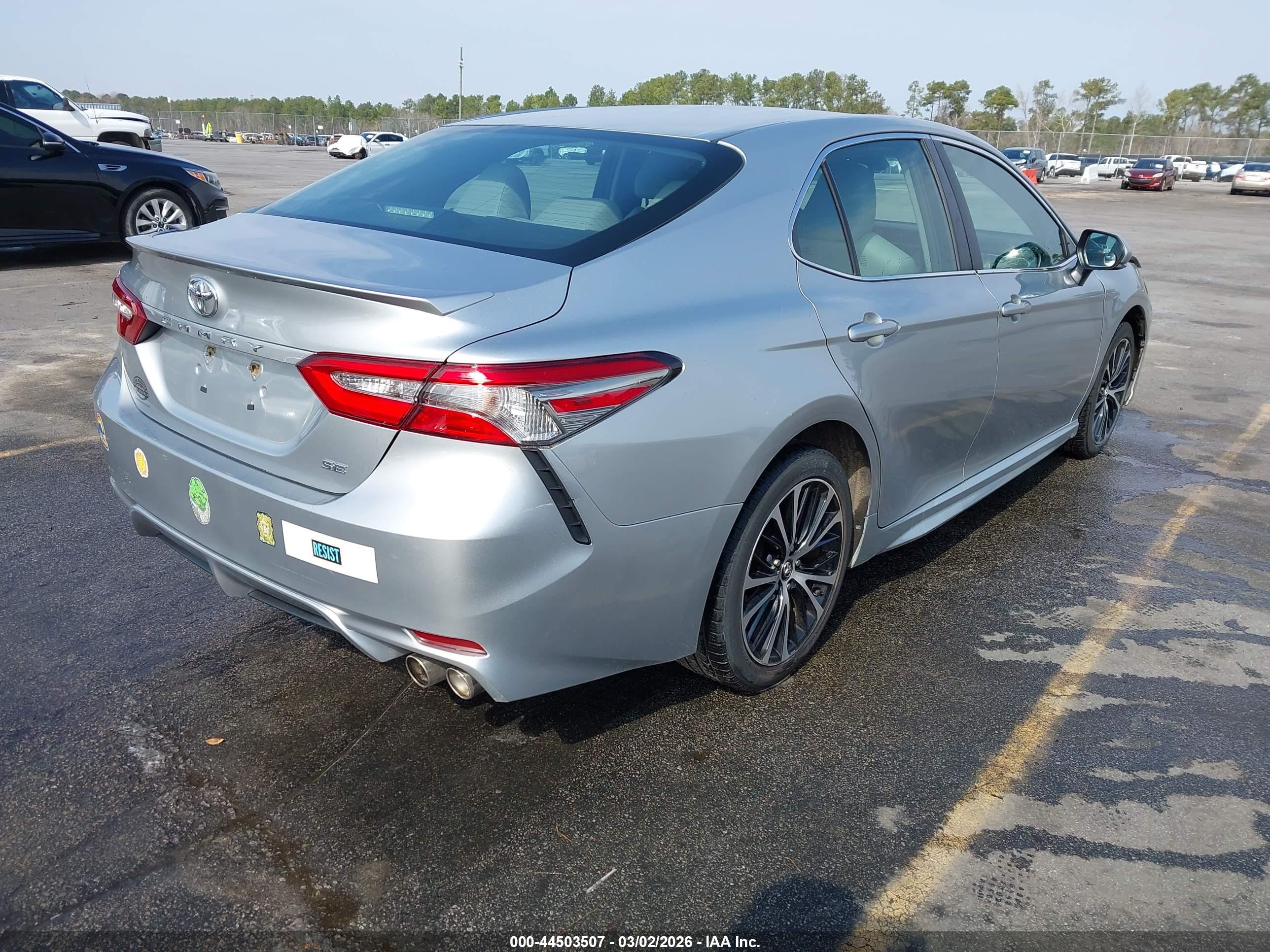TOYOTA CAMRY image 4