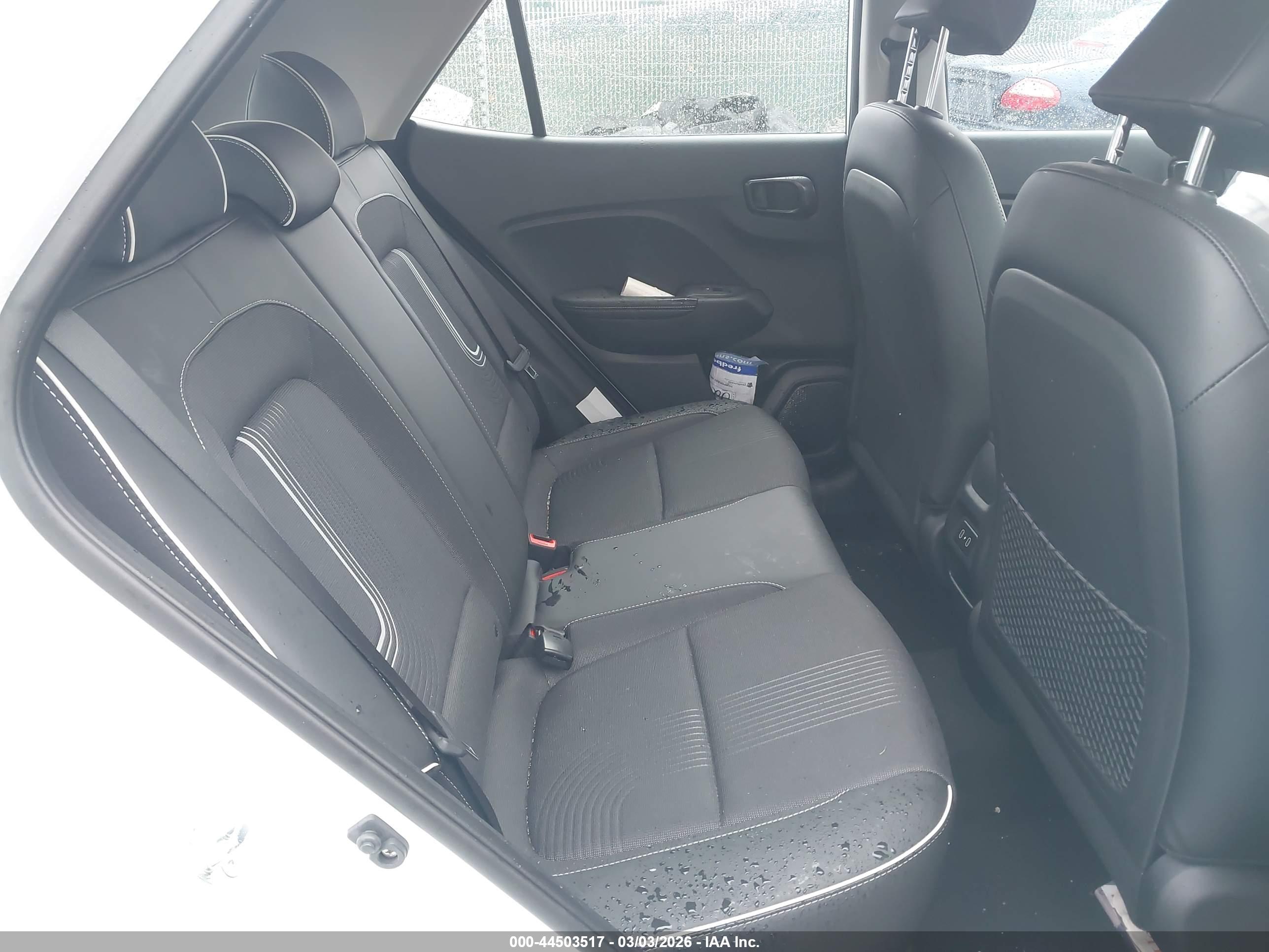 HYUNDAI VENUE image 8