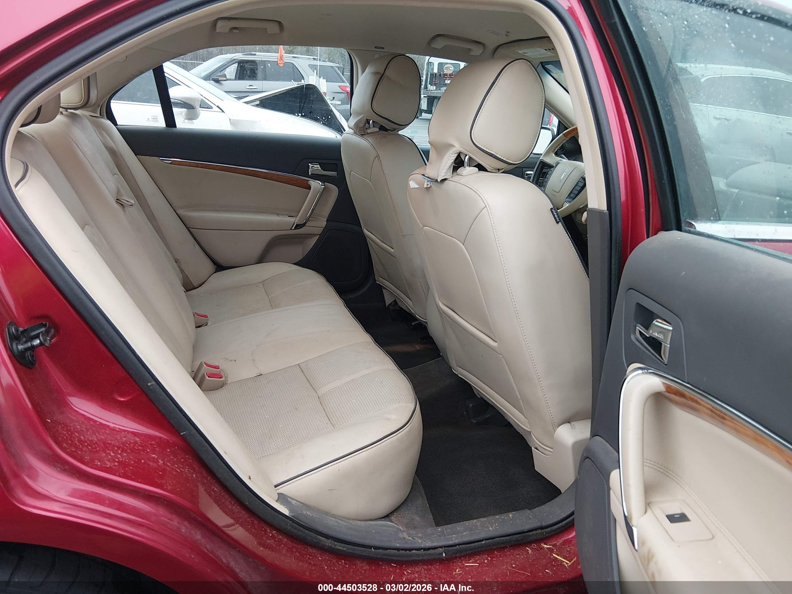 LINCOLN MKZ image 8