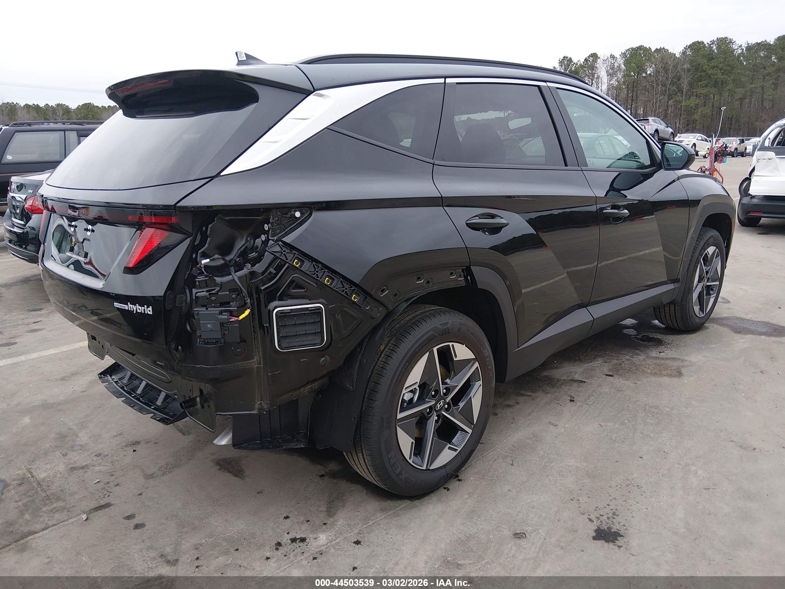HYUNDAI TUCSON image 4