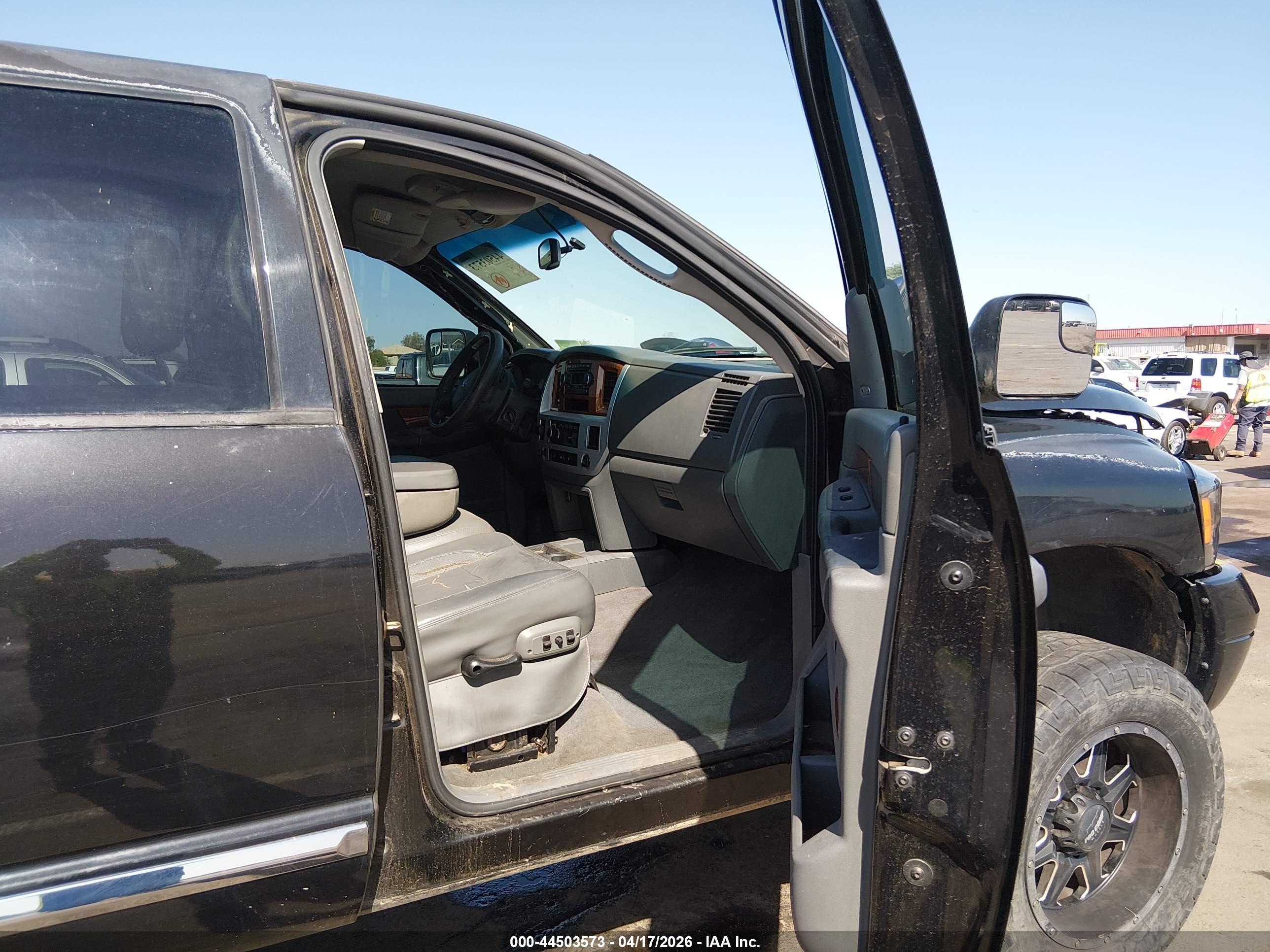 DODGE RAM image 5