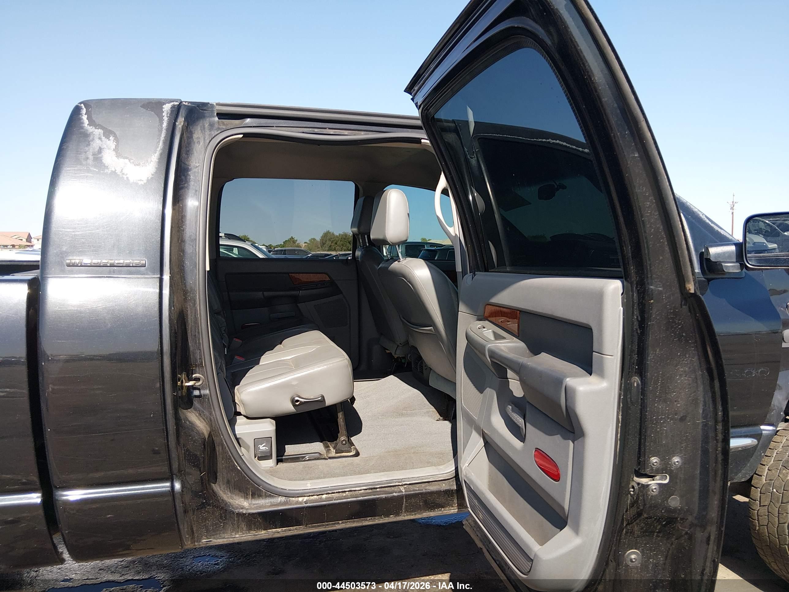 DODGE RAM image 8