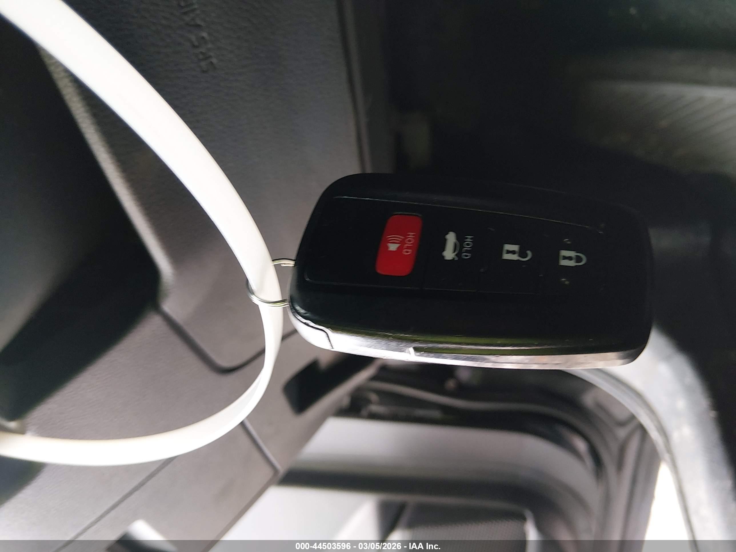 TOYOTA CAMRY image 11