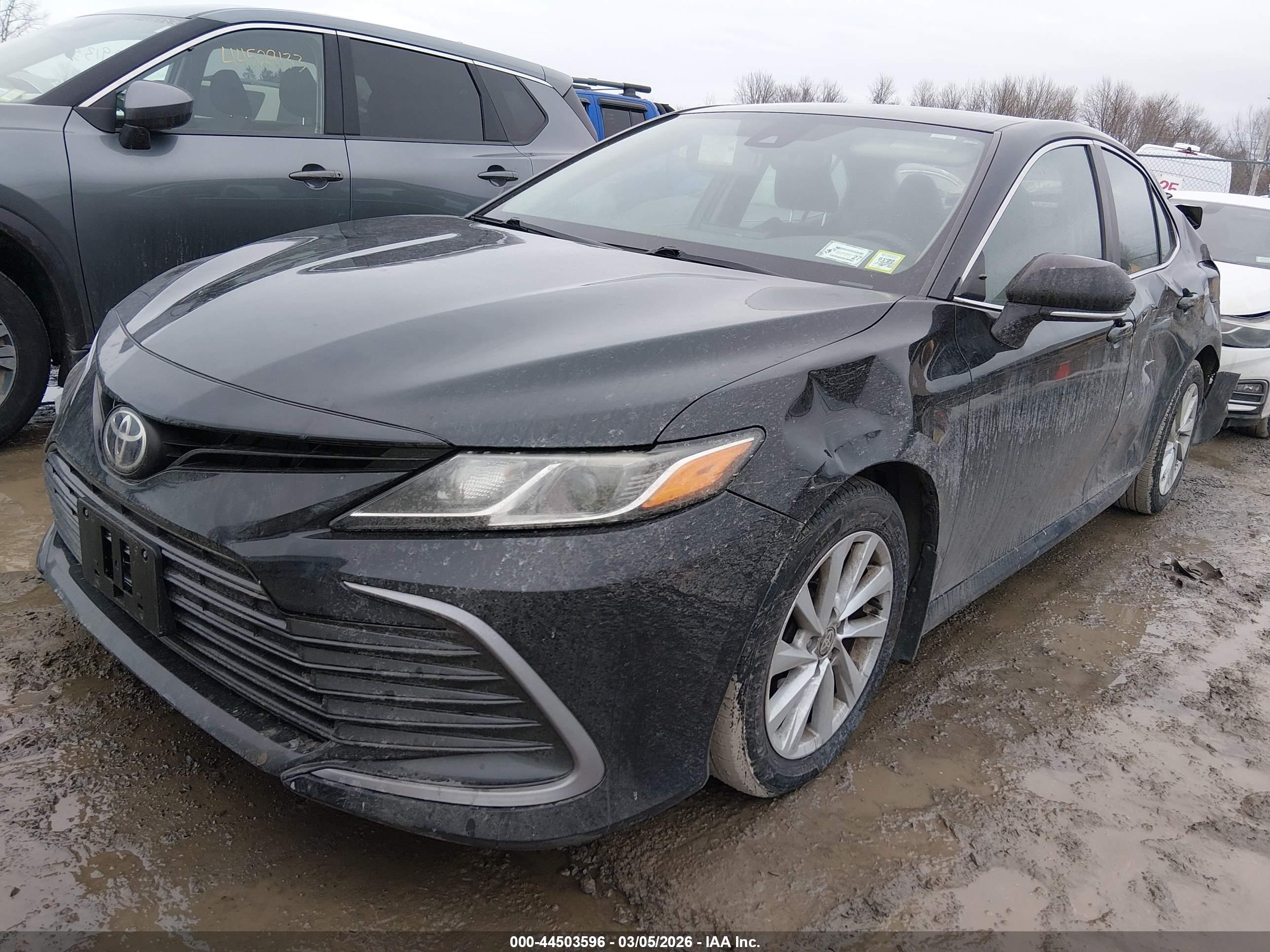 TOYOTA CAMRY image 2