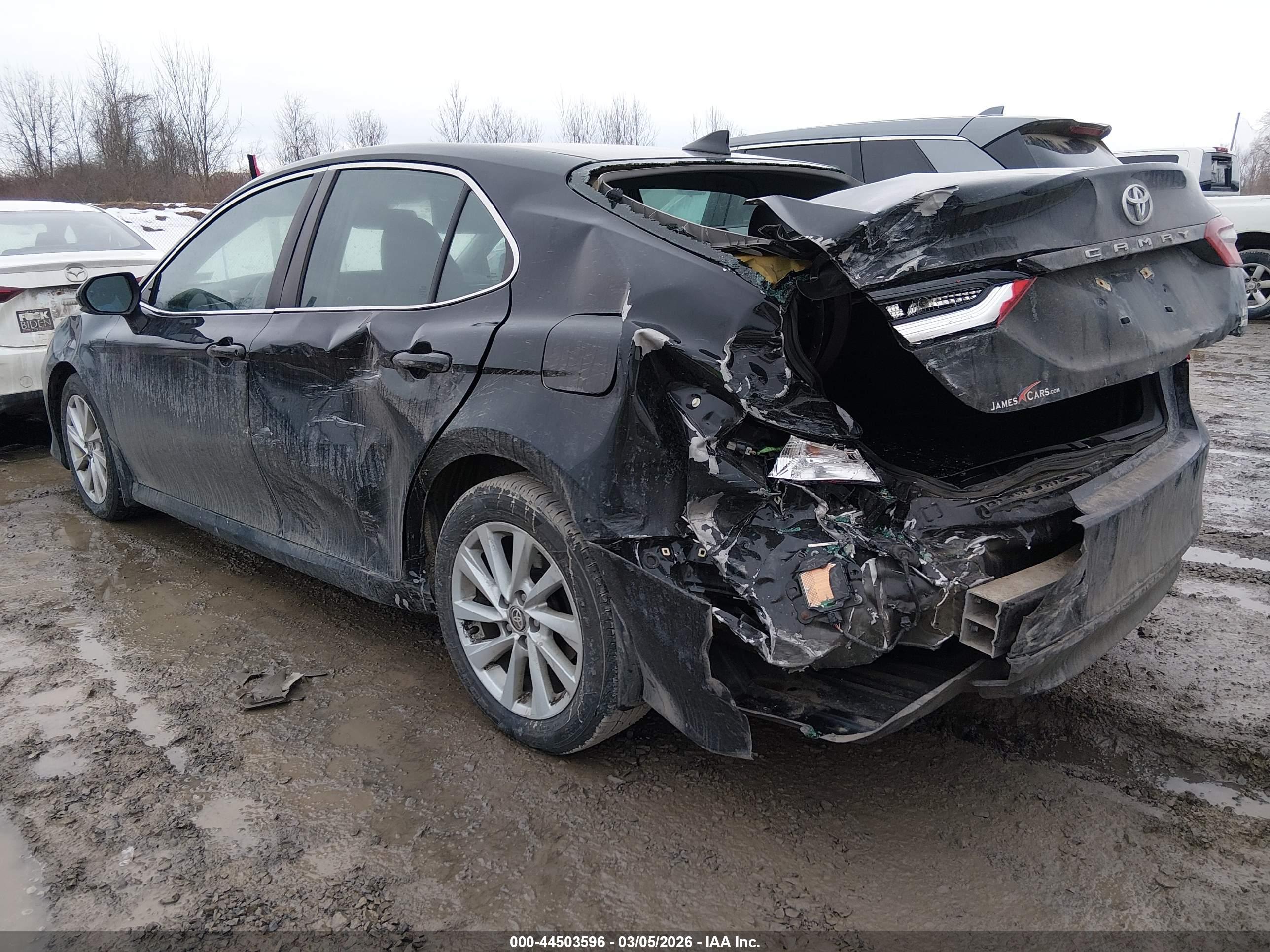 TOYOTA CAMRY image 3