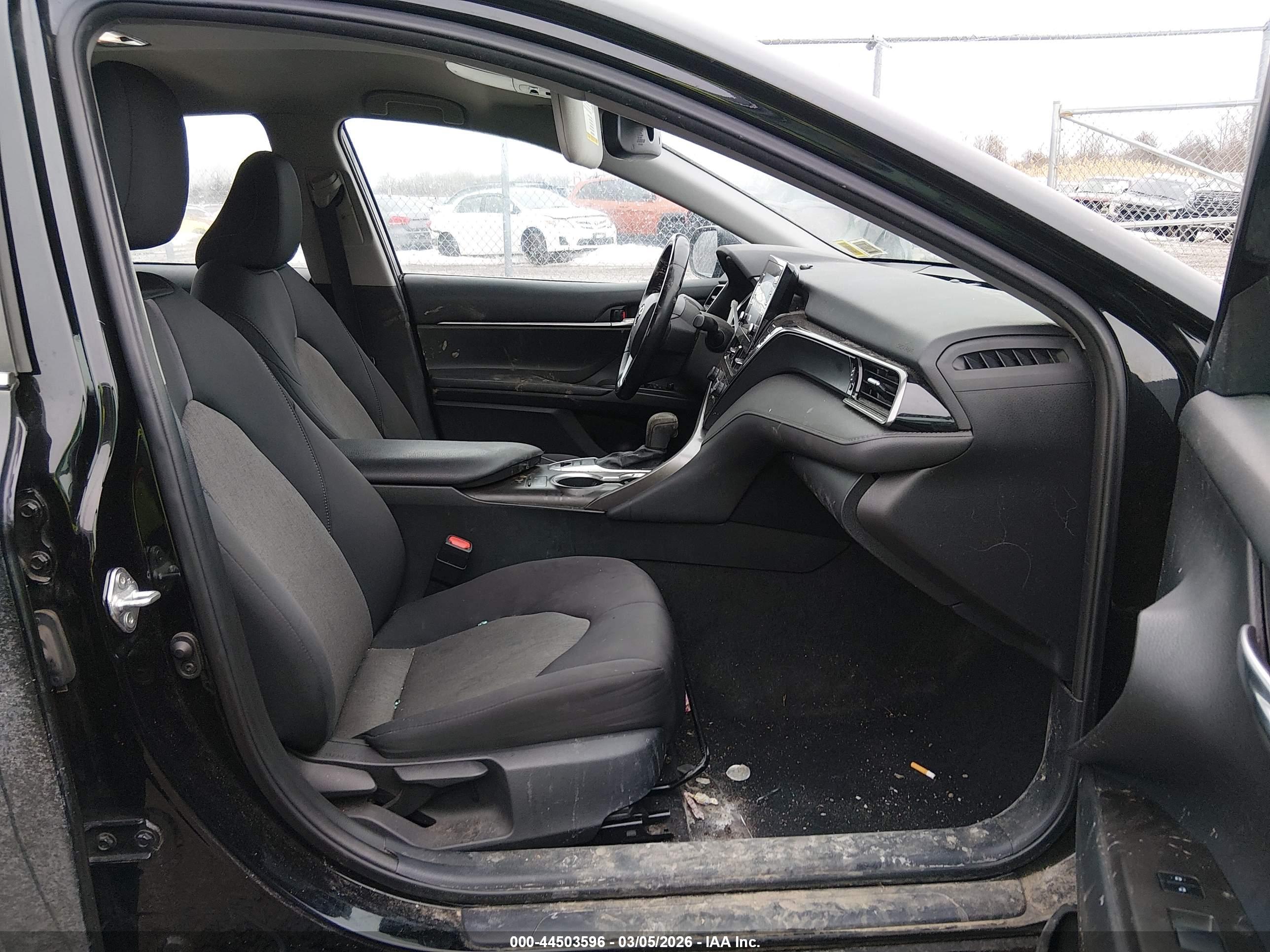 TOYOTA CAMRY image 5