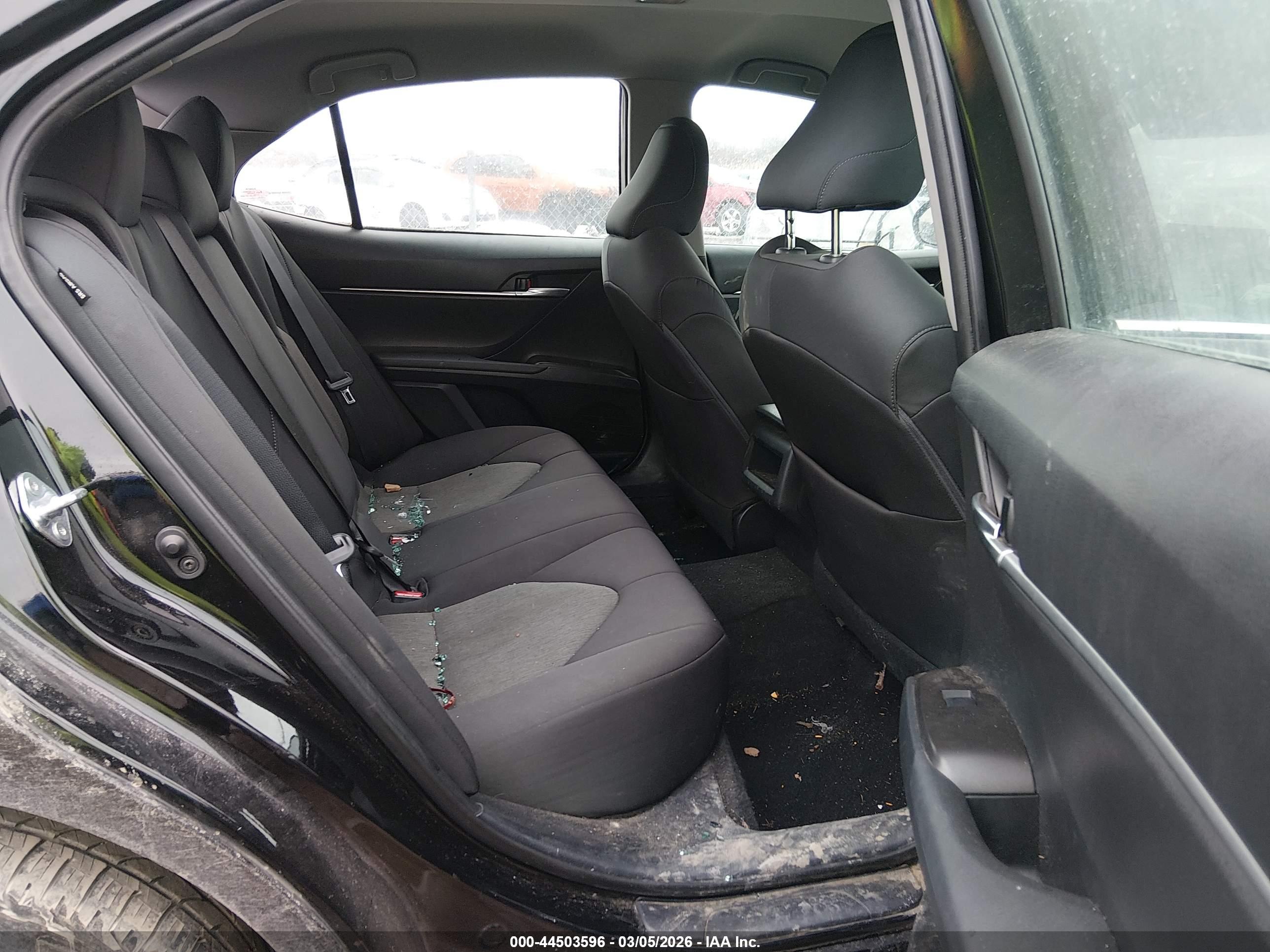 TOYOTA CAMRY image 8