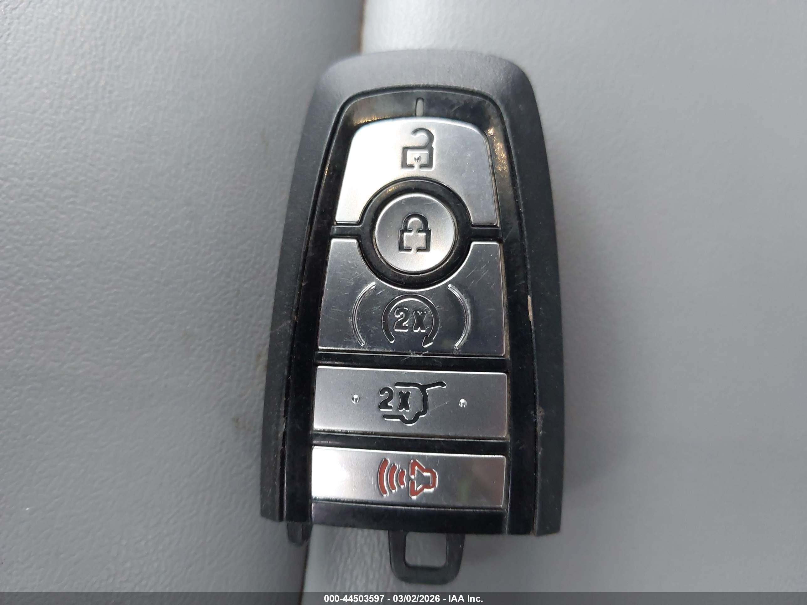 FORD EXPLORER image 11