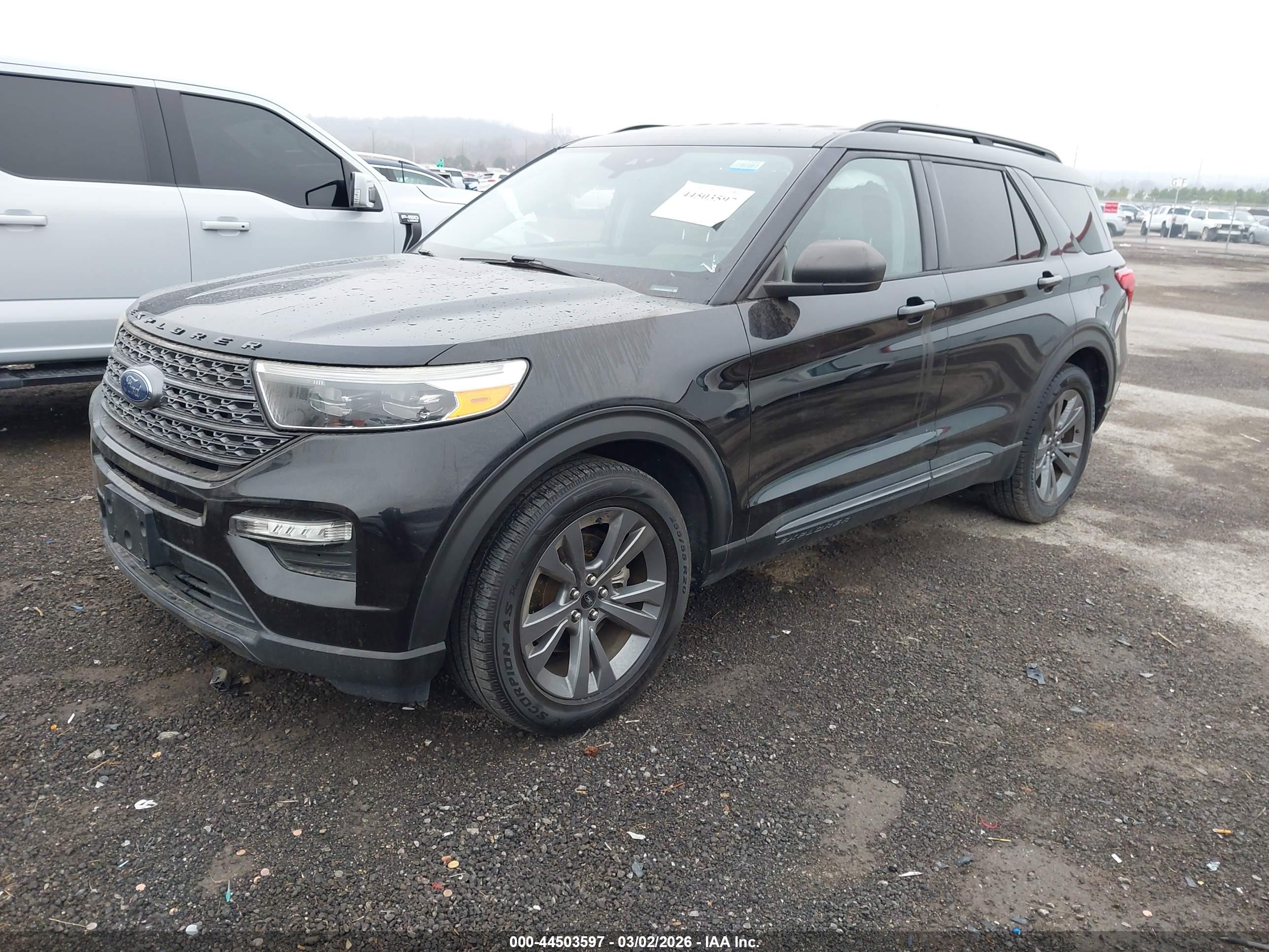 FORD EXPLORER image 2