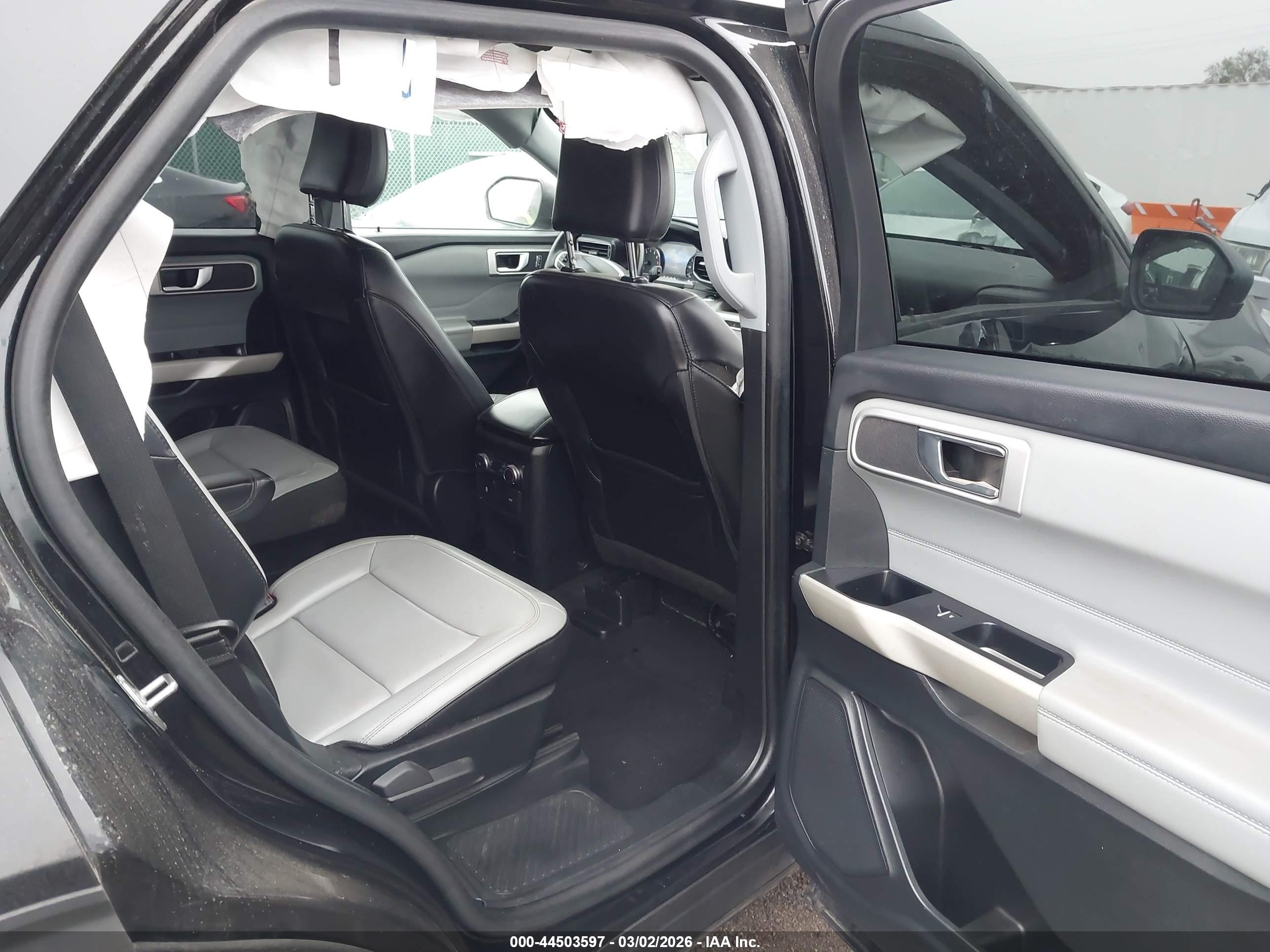 FORD EXPLORER image 8