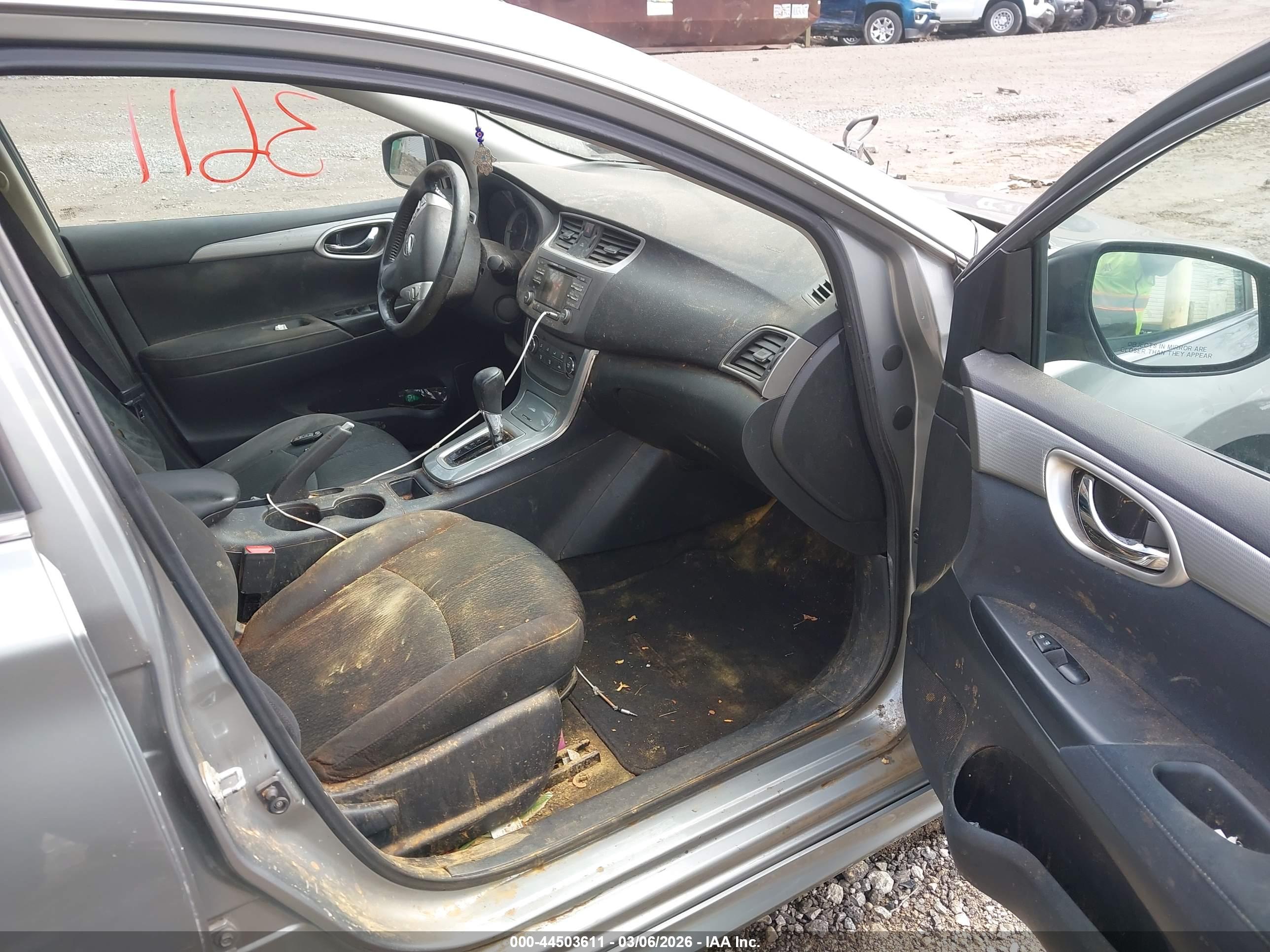 NISSAN SENTRA image 5