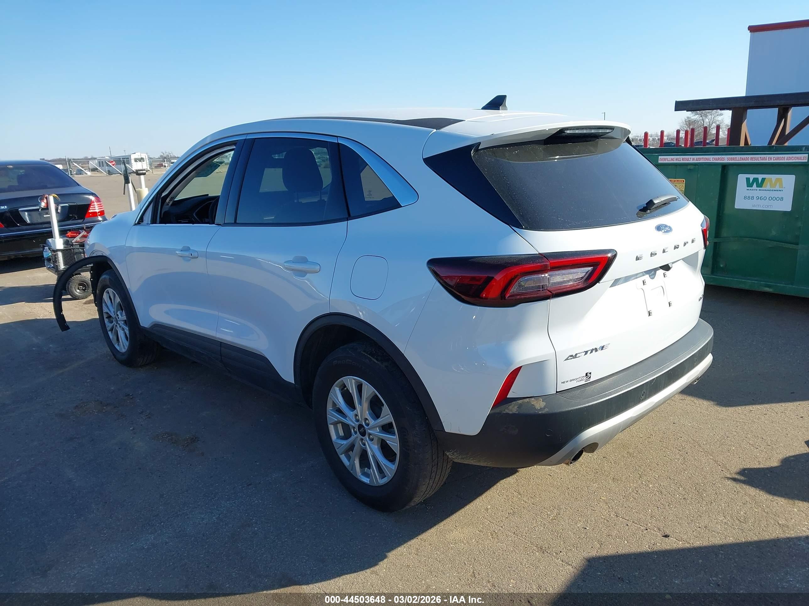 FORD ESCAPE image 3