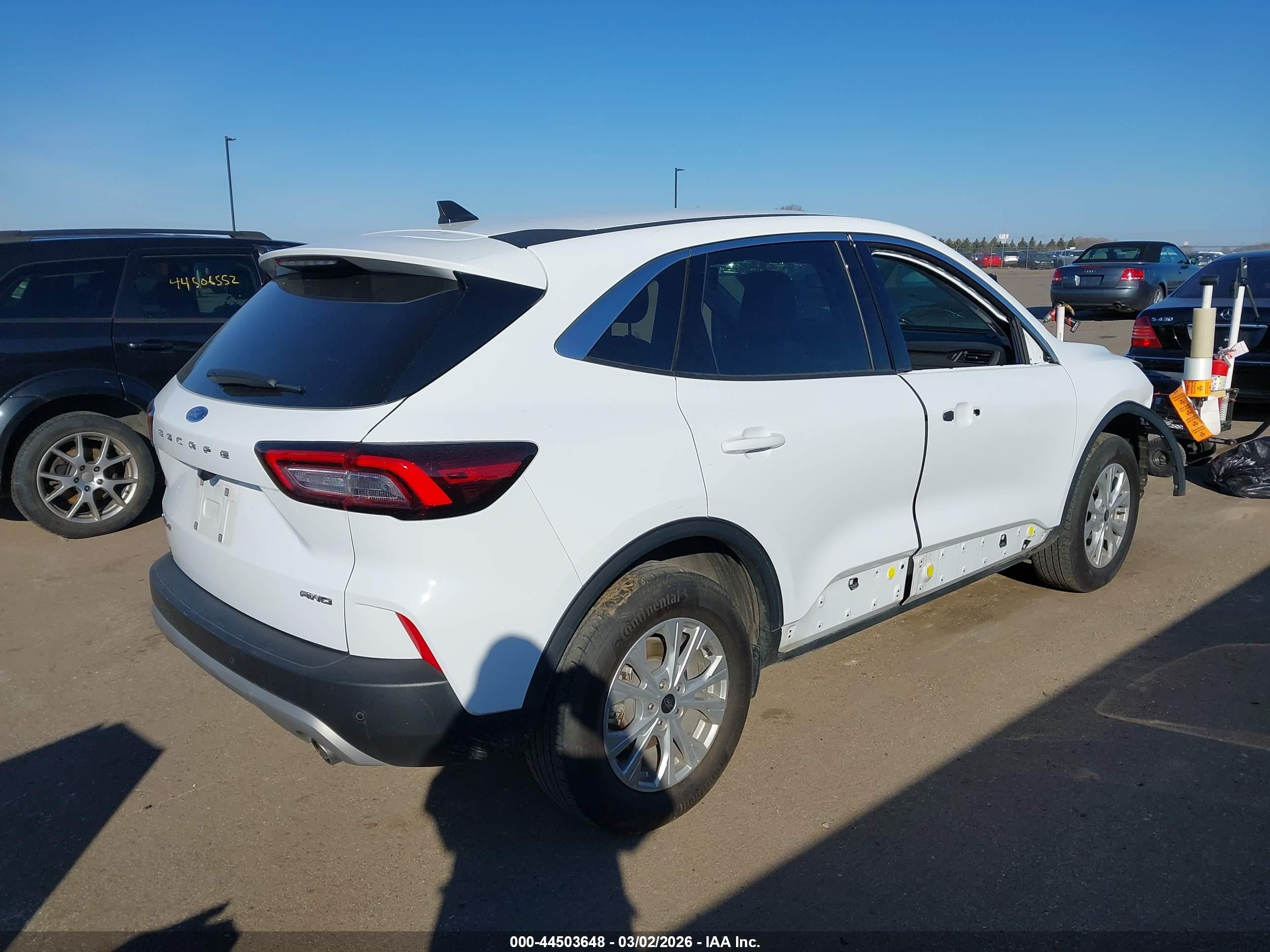 FORD ESCAPE image 4