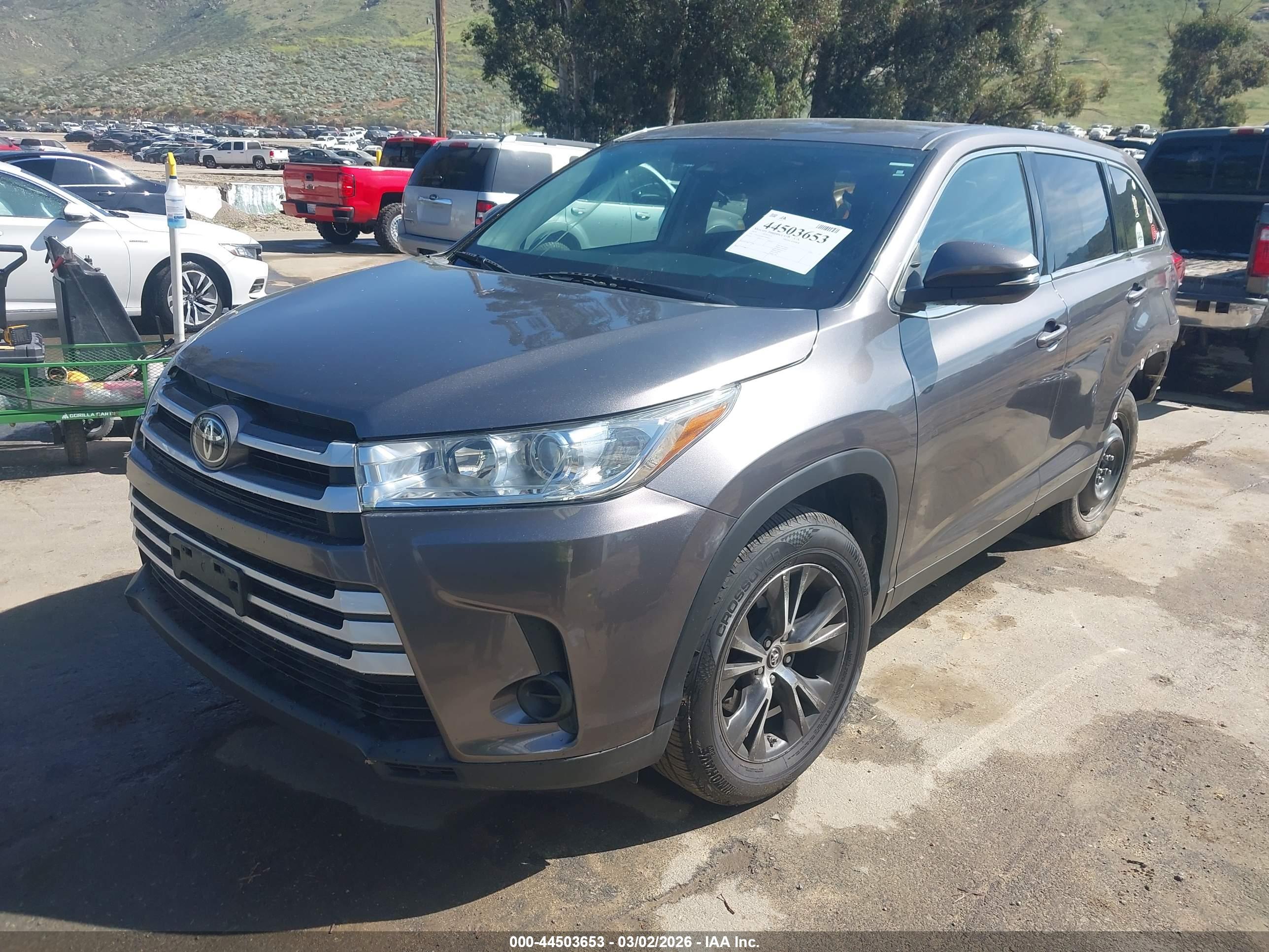 TOYOTA HIGHLANDER image 2