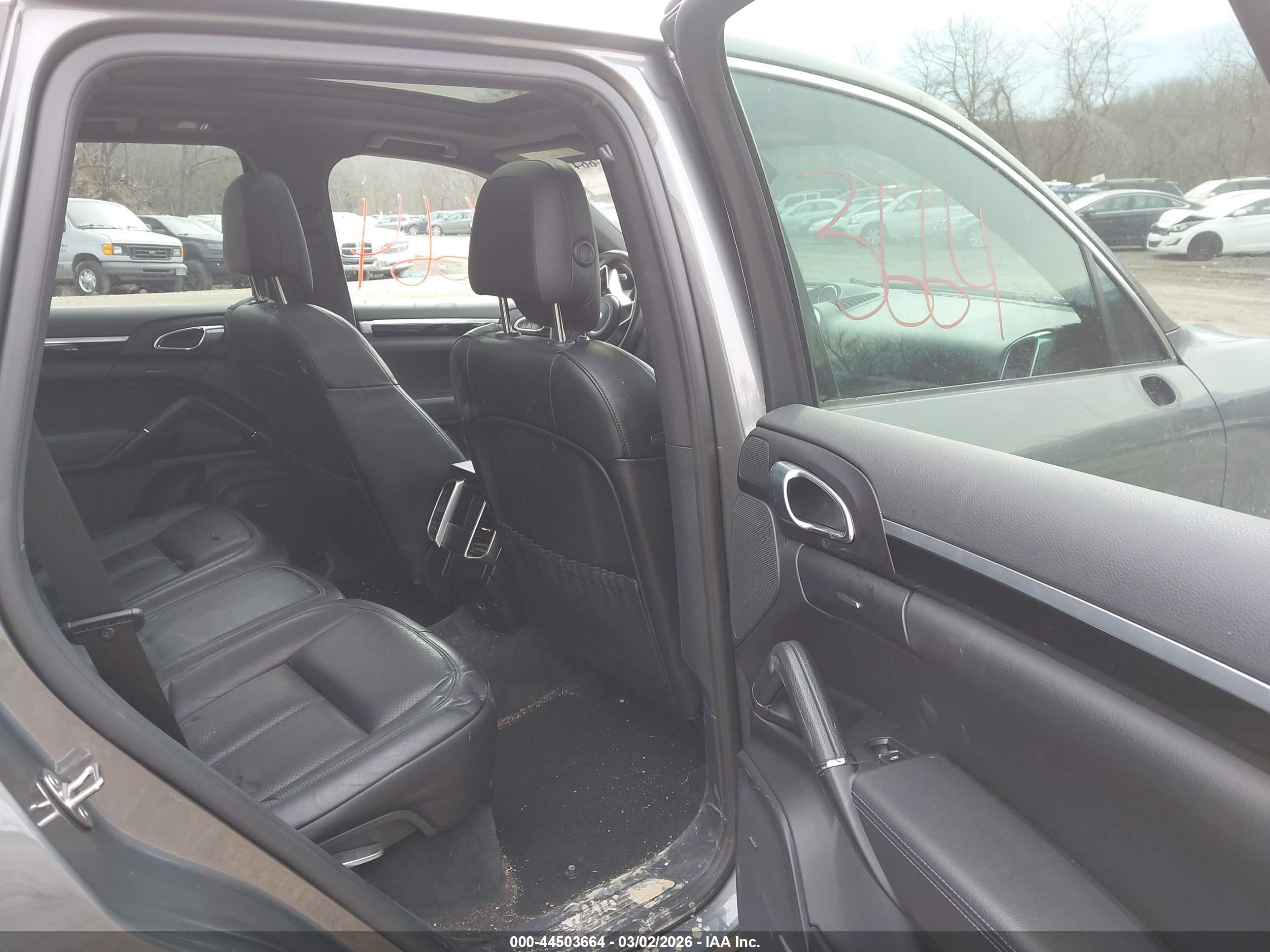 PORSCHE CAYENNE image 8