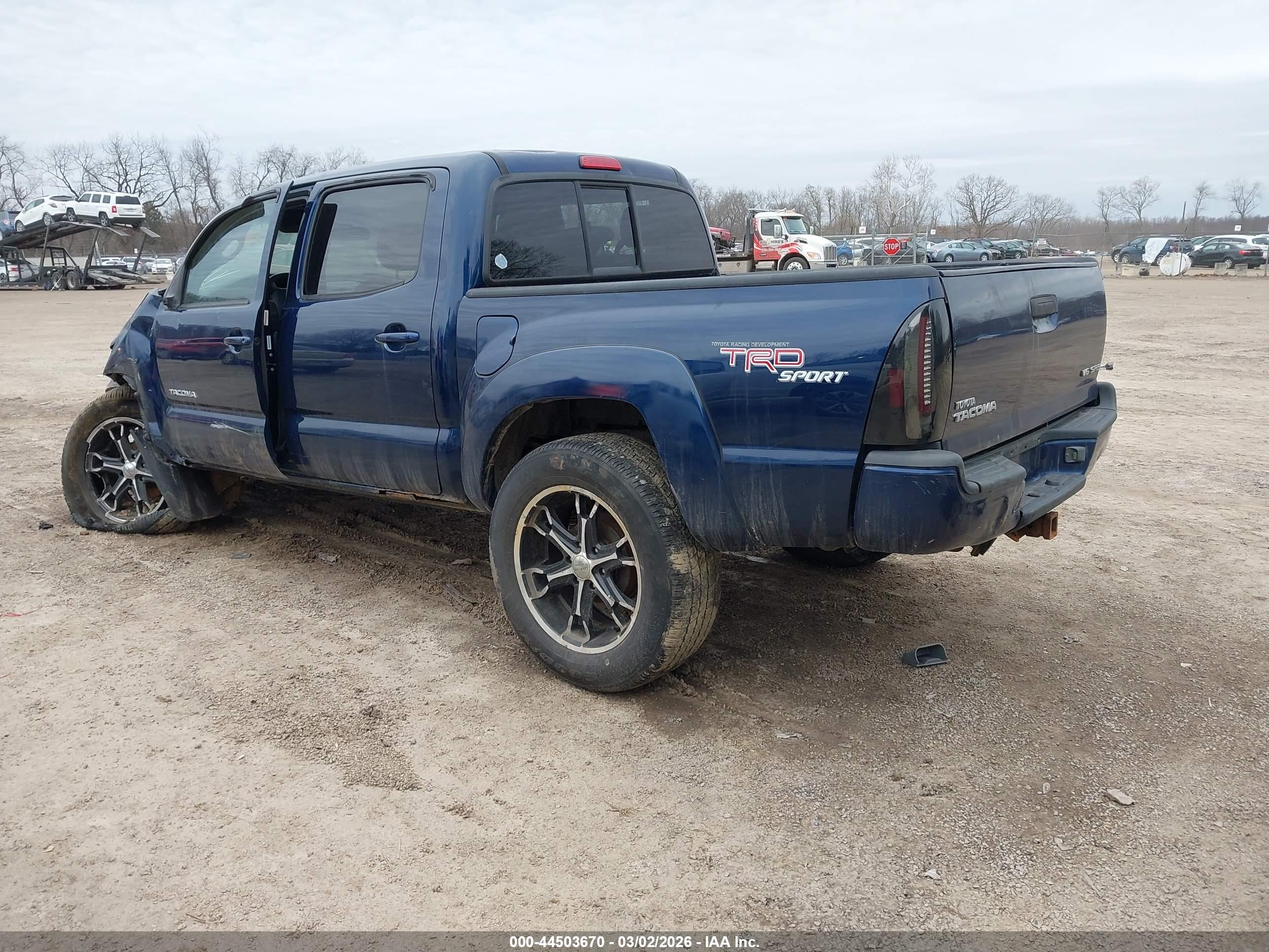 TOYOTA TACOMA image 3