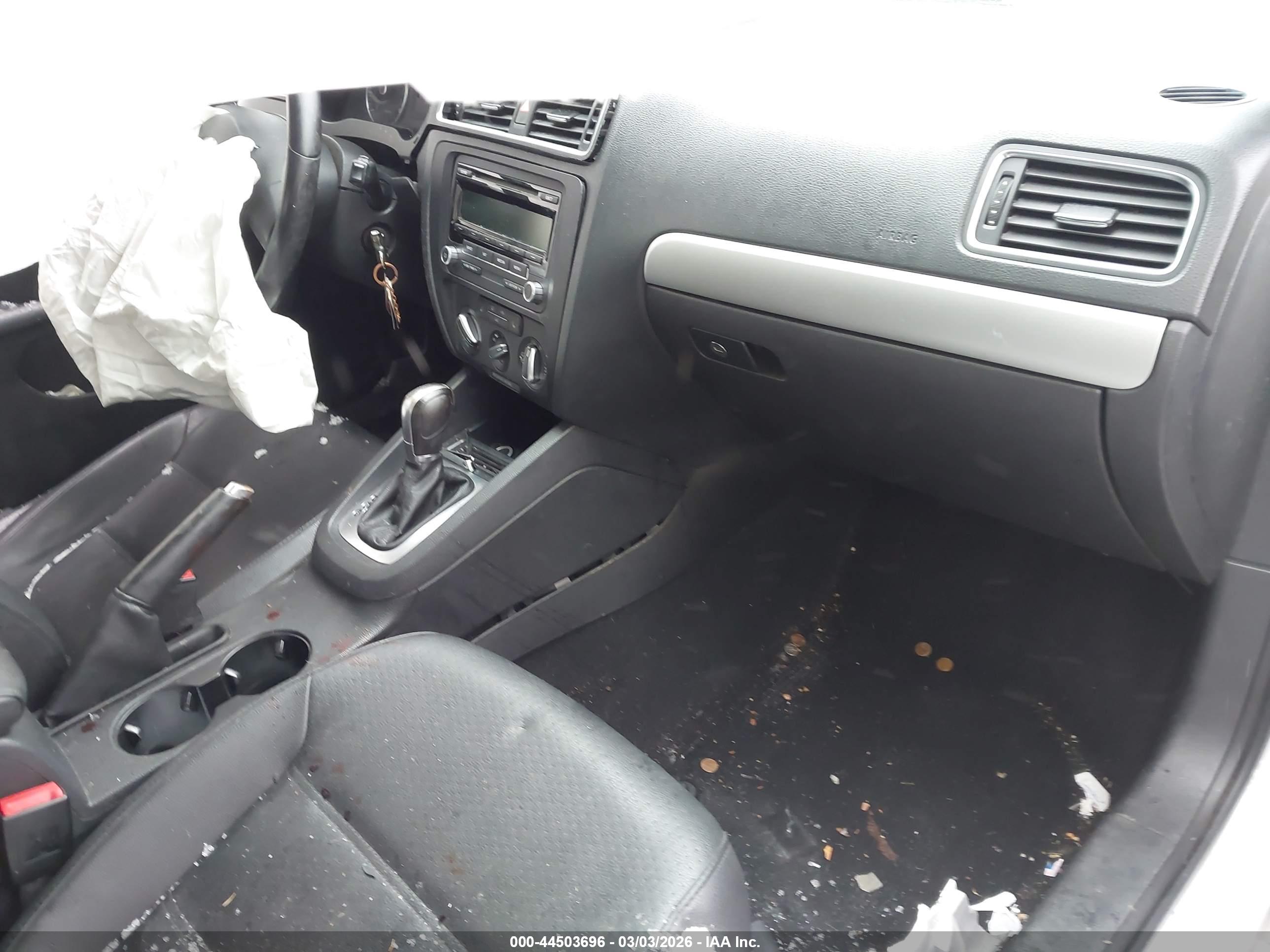 VOLKSWAGEN JETTA image 5