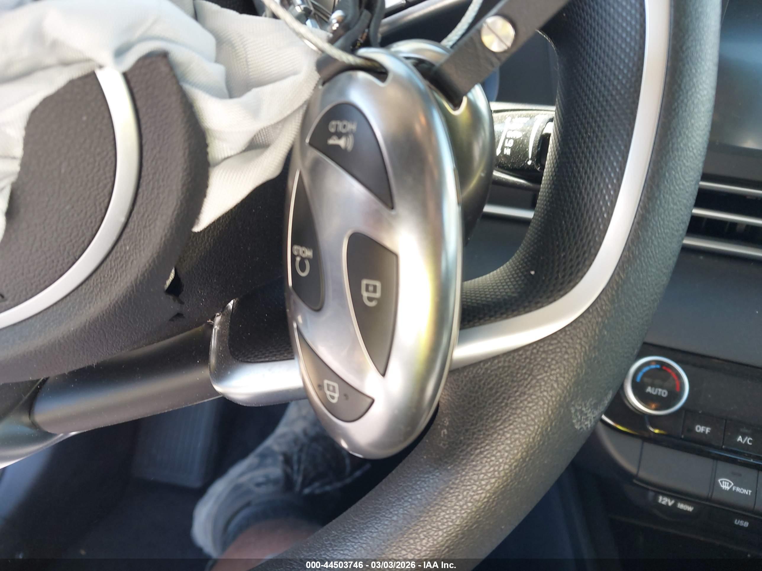 HYUNDAI ELANTRA image 11