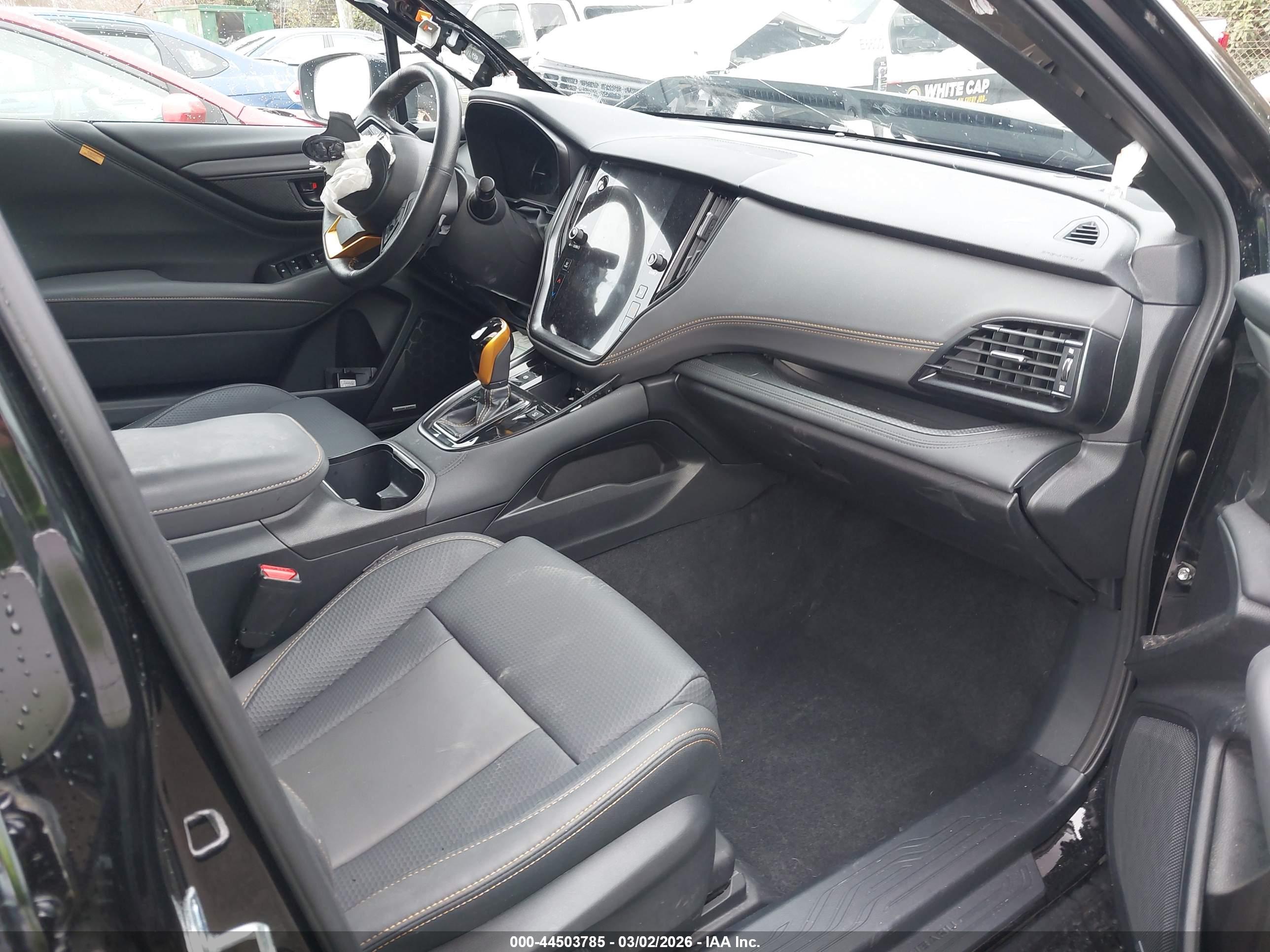 SUBARU OUTBACK image 5