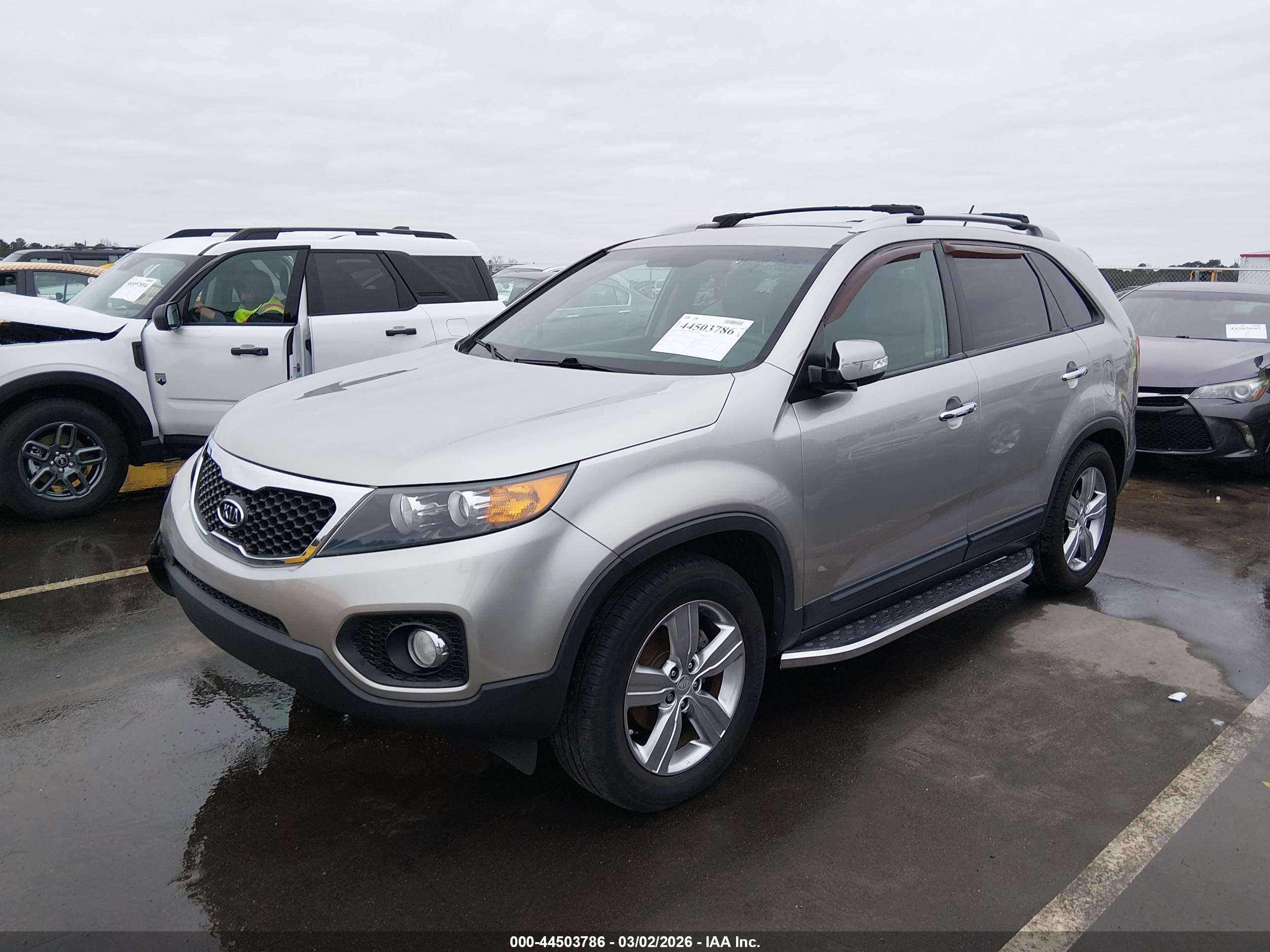 KIA SORENTO image 2