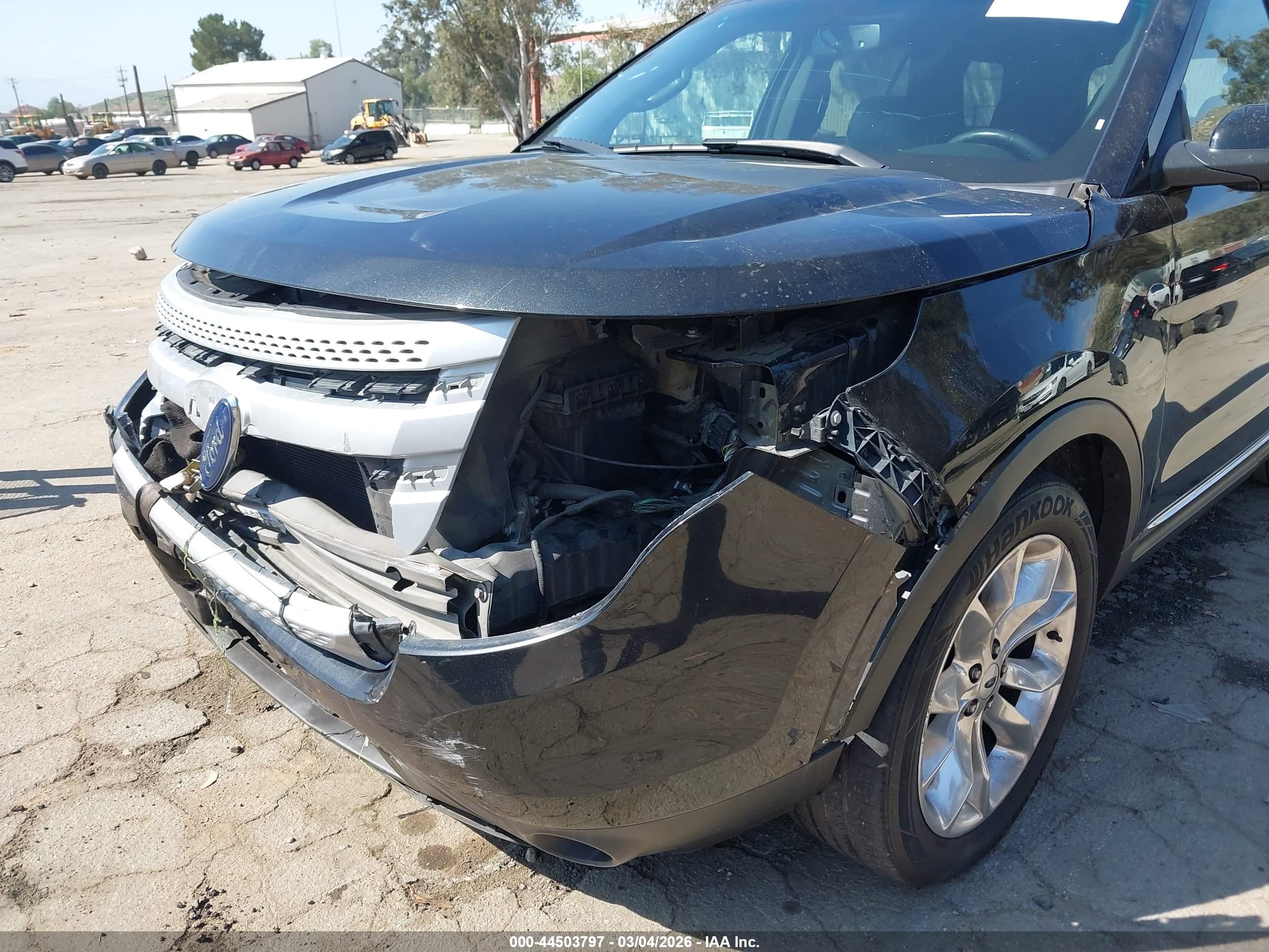 FORD EXPLORER image 6