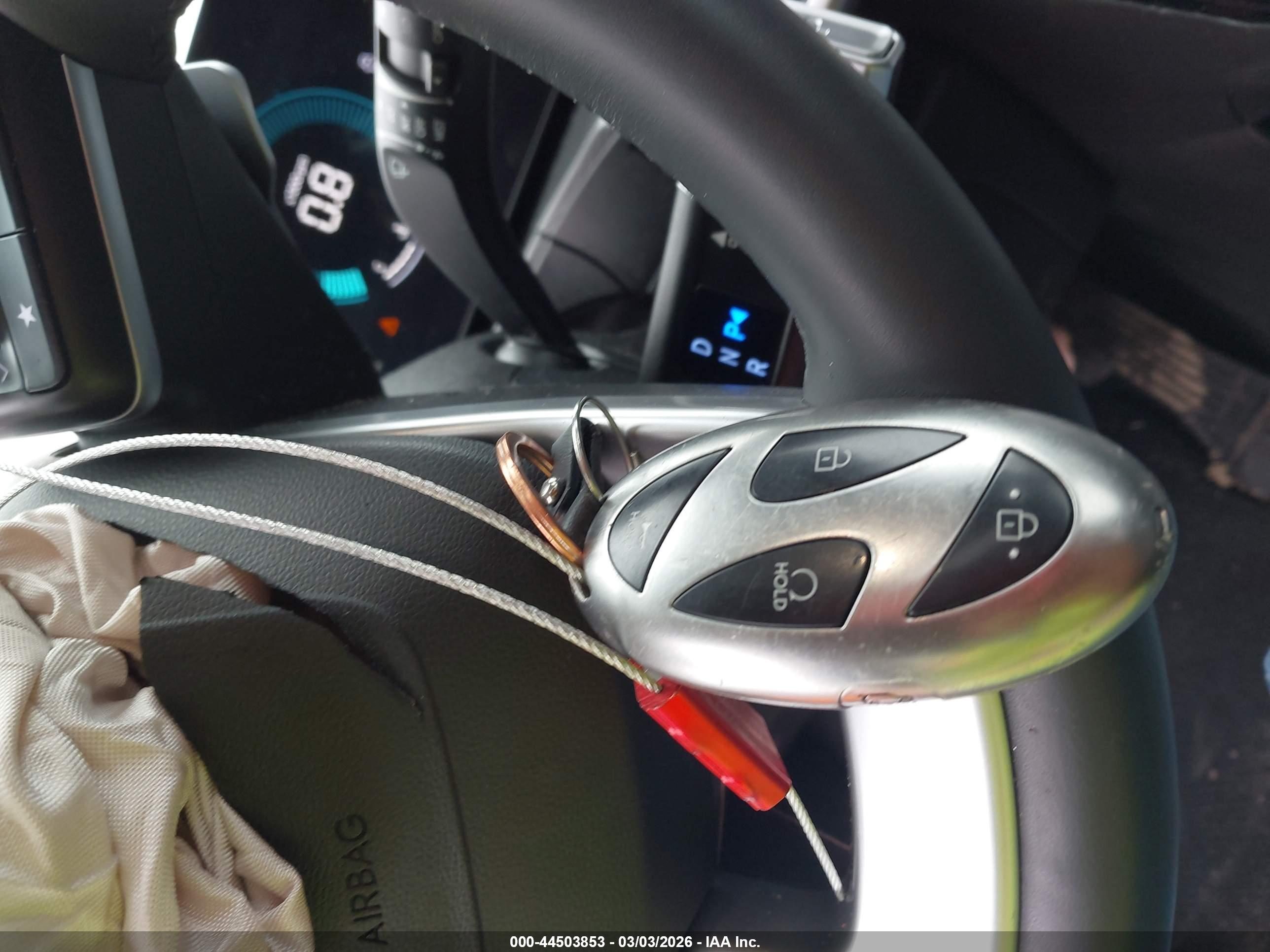 HYUNDAI SANTA image 11