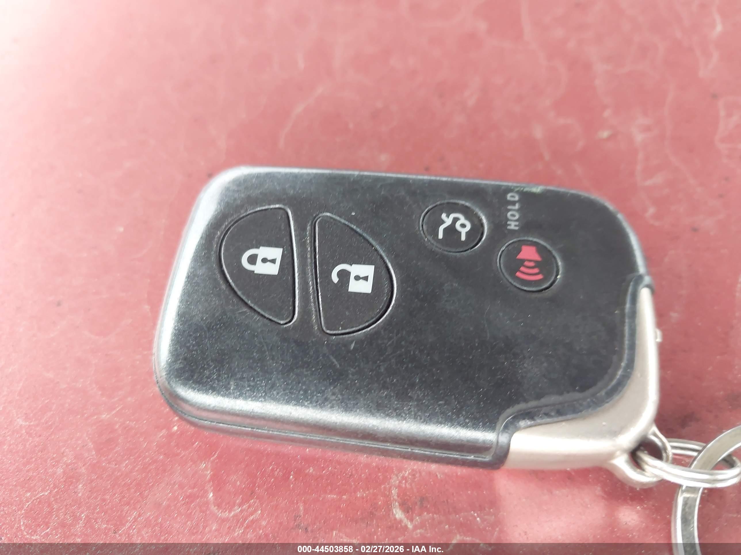 LEXUS IS image 11