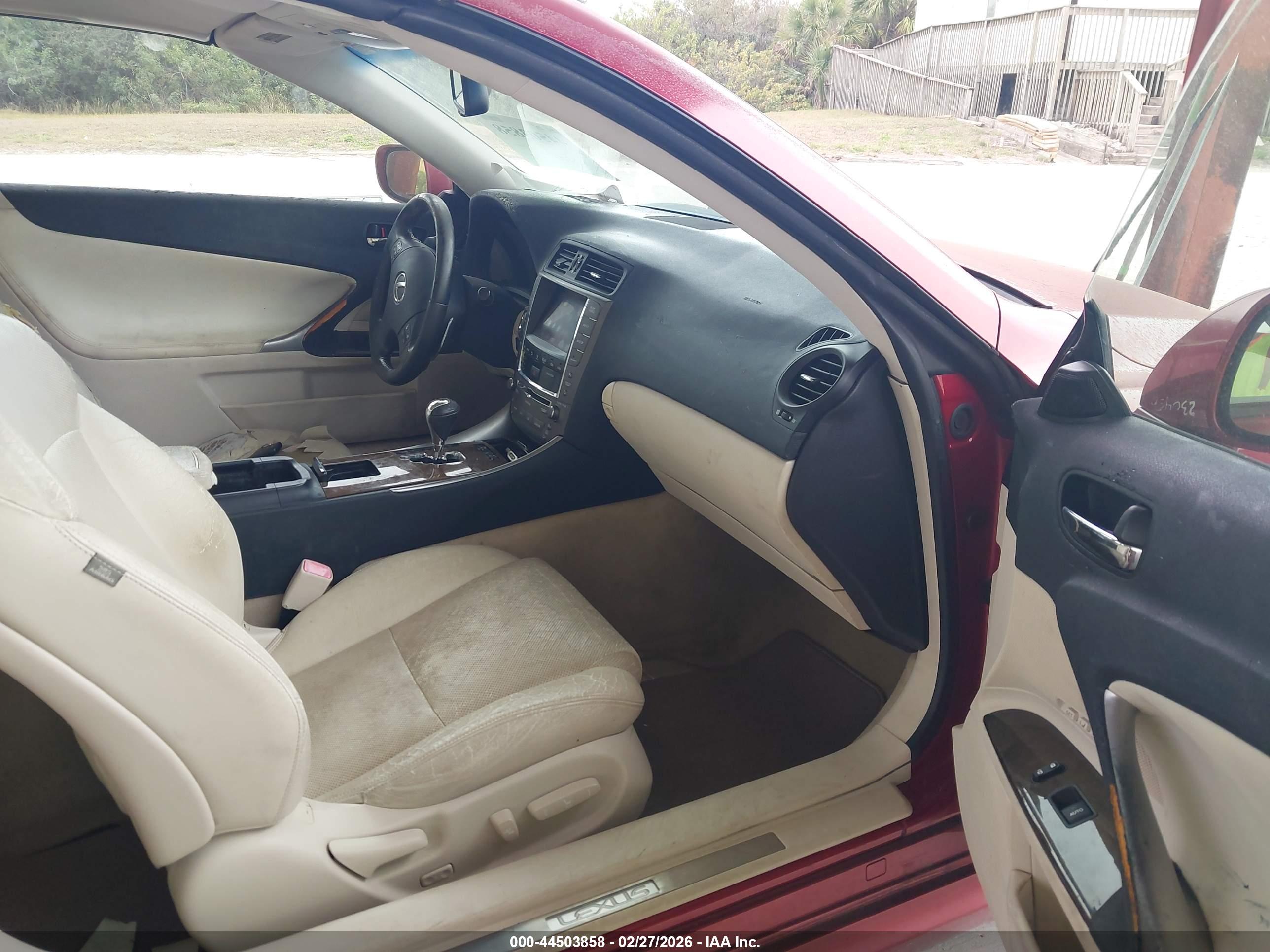 LEXUS IS image 5